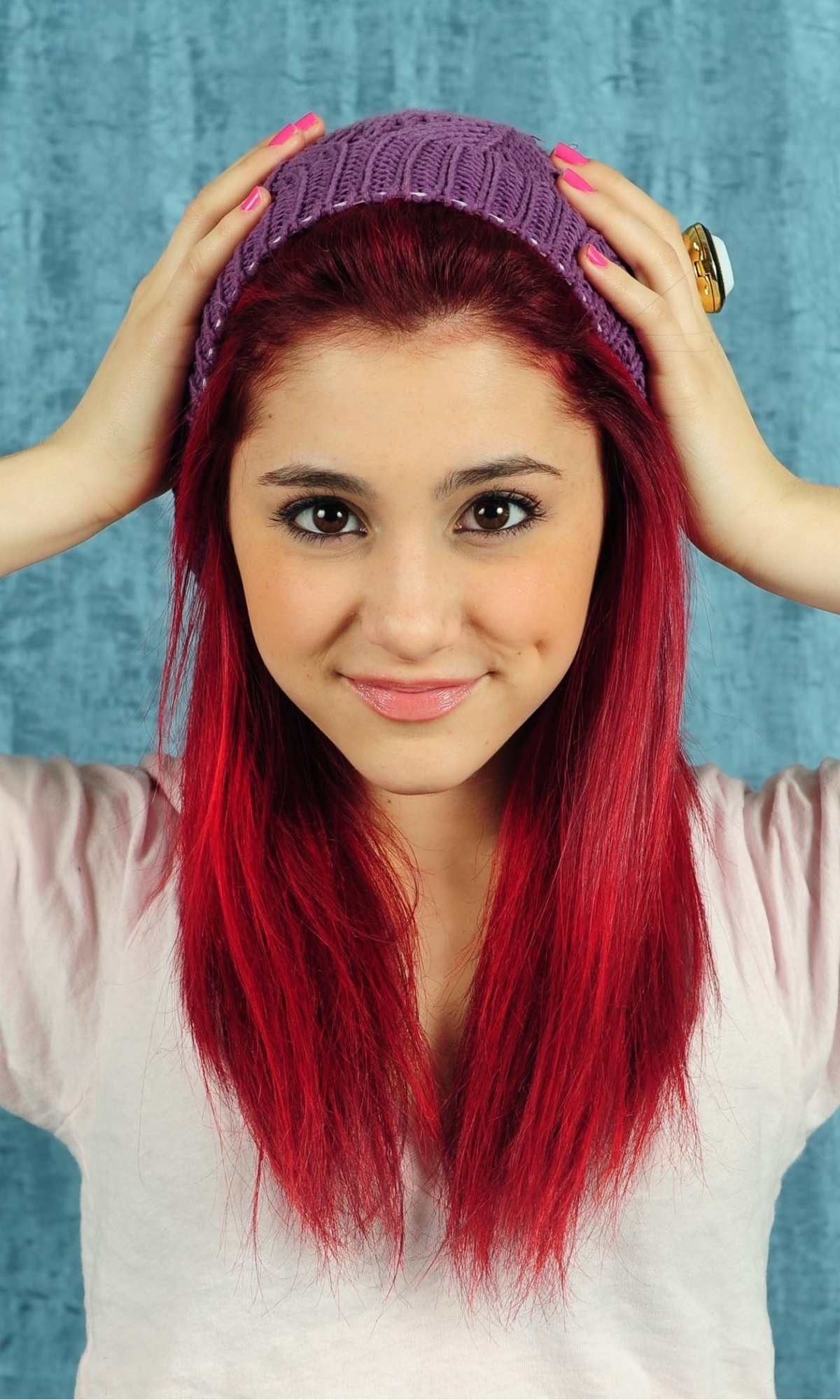 Download mobile wallpaper Celebrity, Ariana Grande for free.