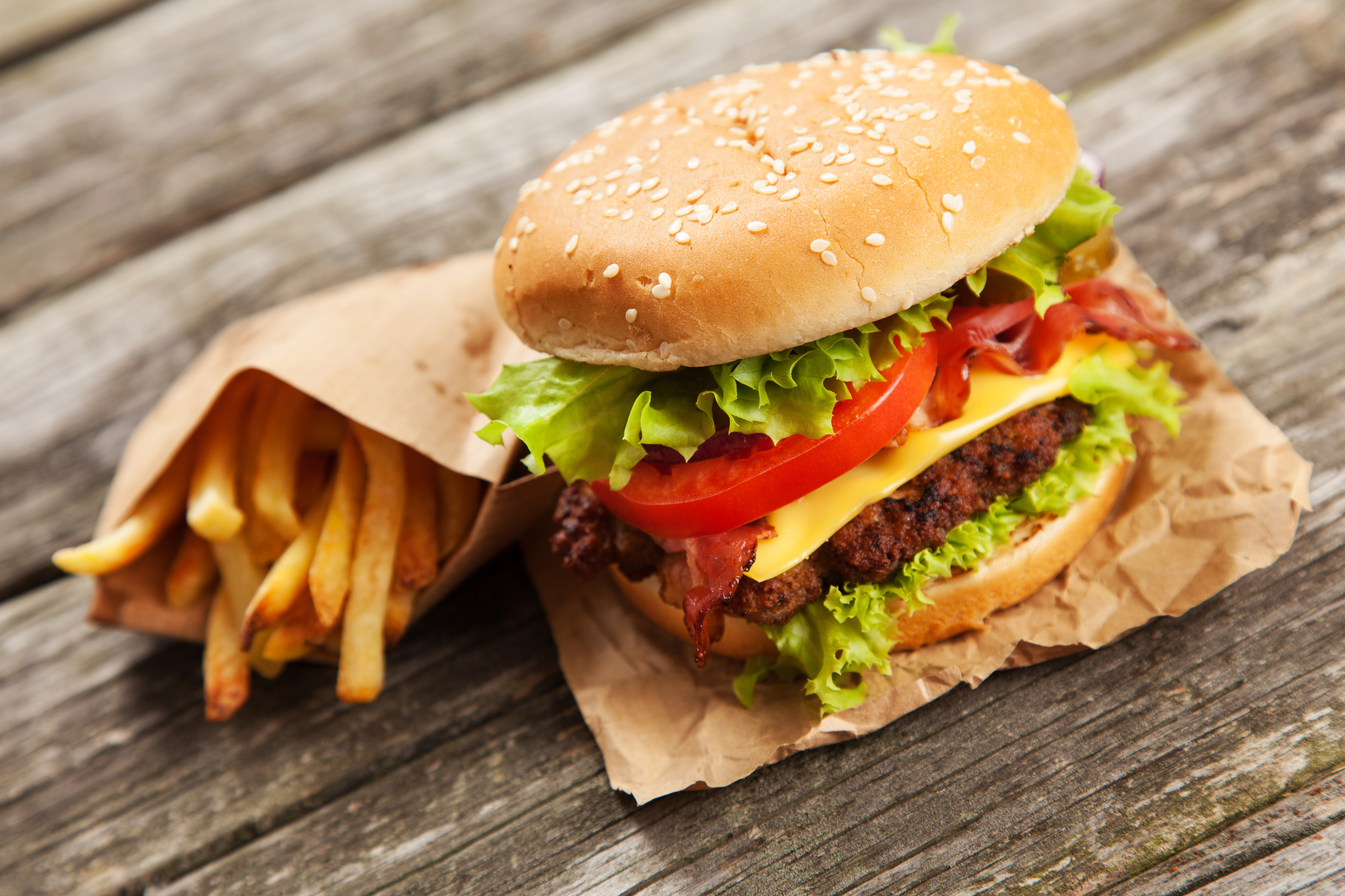 1528930 baixar papel de parede comida, hamburger, batatas fritas - protetores de tela e imagens gratuitamente