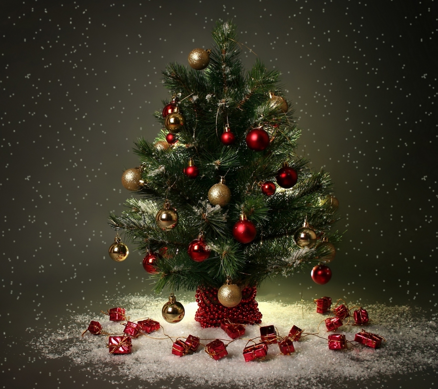 Download mobile wallpaper Christmas, Holiday, Christmas Tree, Christmas Ornaments for free.