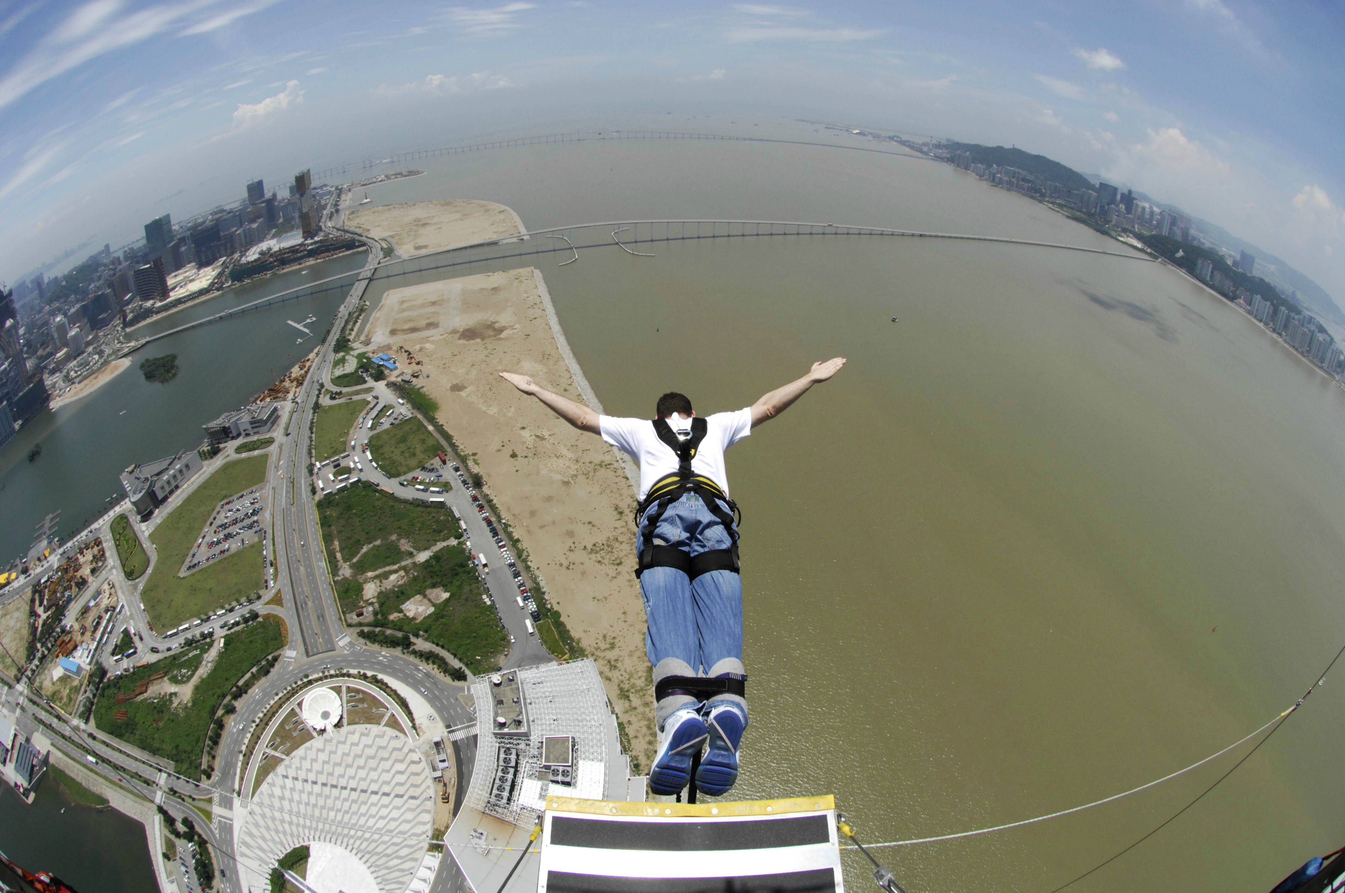 Die besten Bungee Sprung-Hintergründe für den Telefonbildschirm