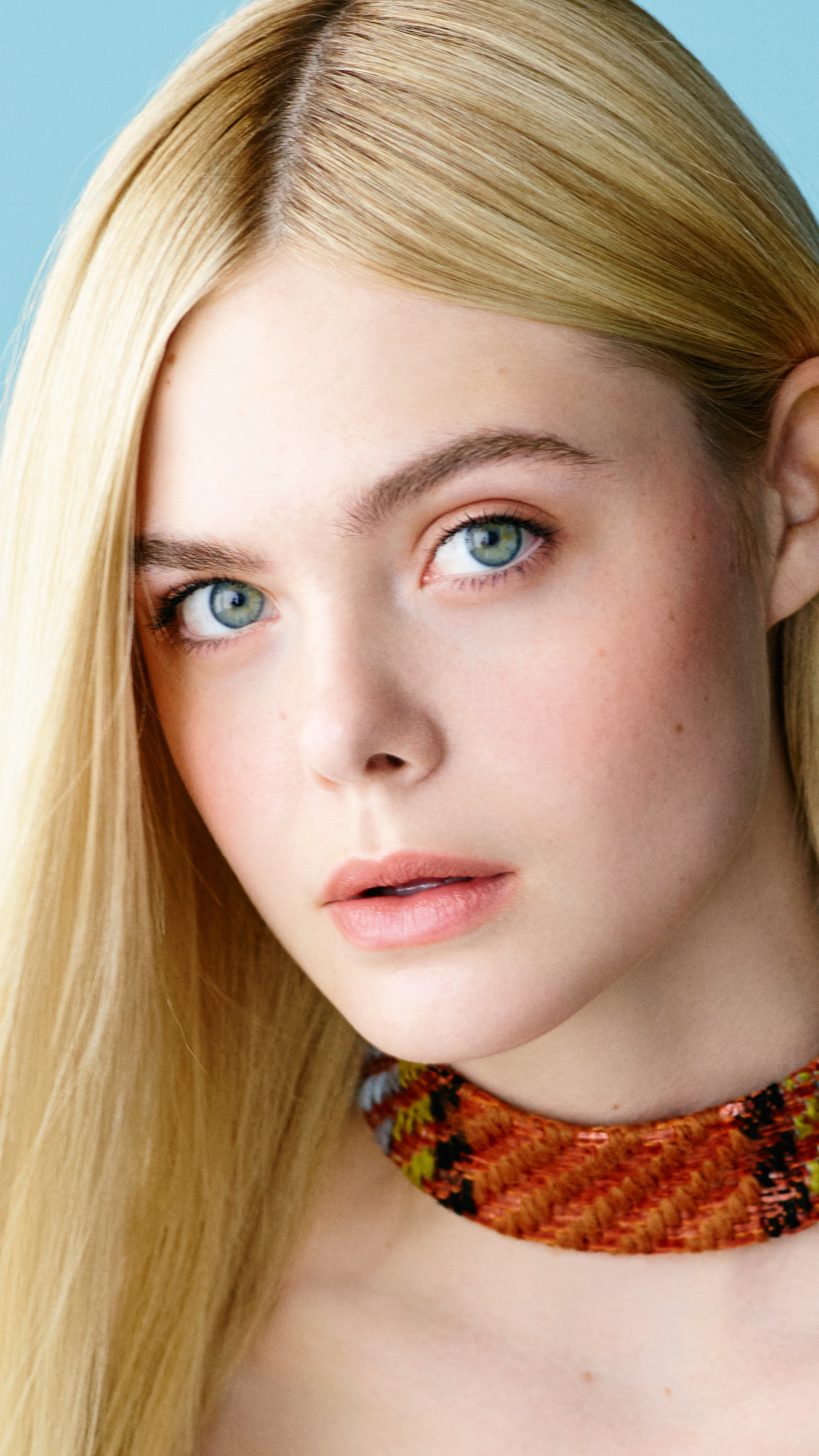 Download mobile wallpaper Blonde, Face, Green Eyes, American, Celebrity, Actress, Elle Fanning for free.