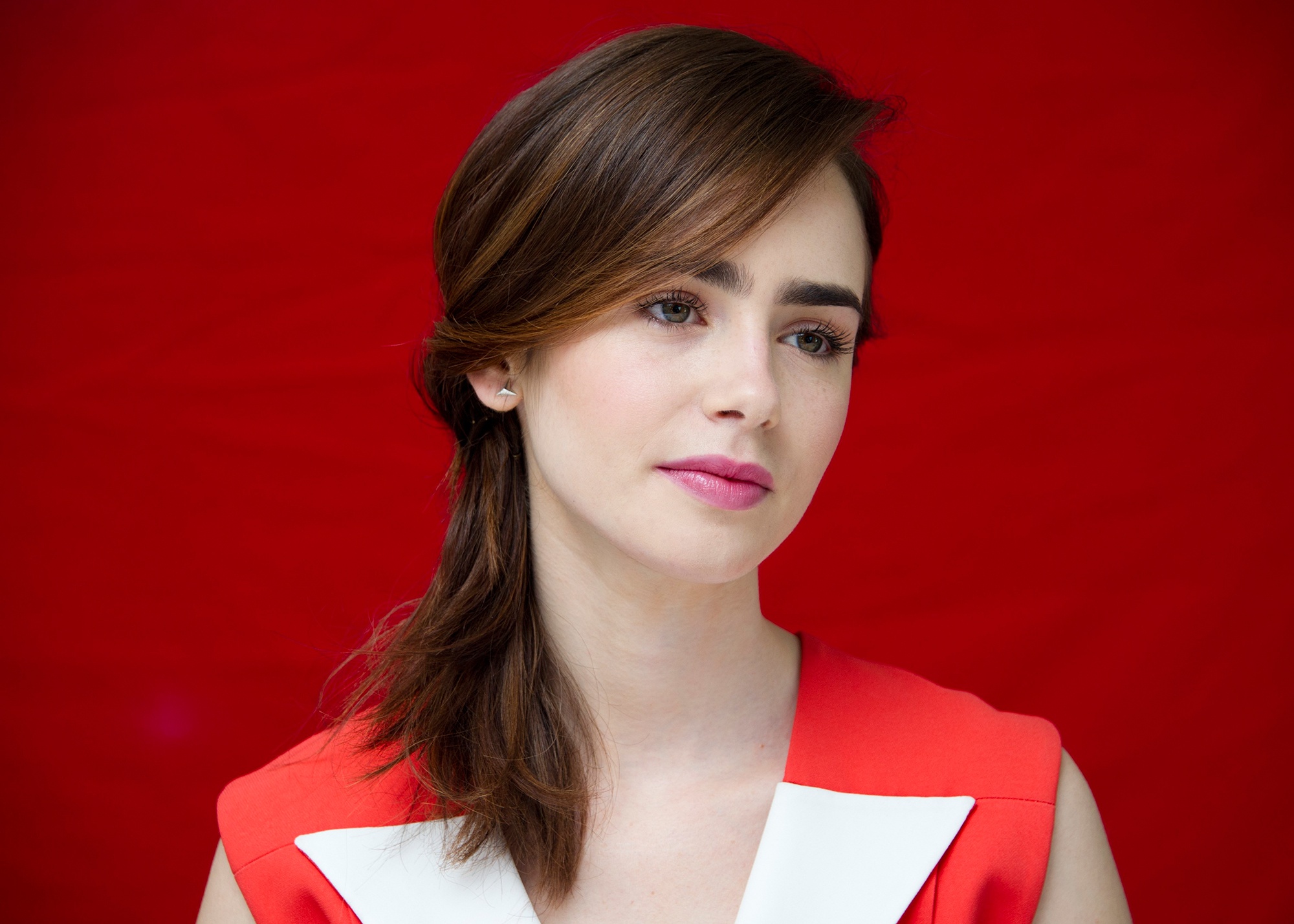 lily collins, celebrity, actress, brunette, english, face, green eyes, lipstick