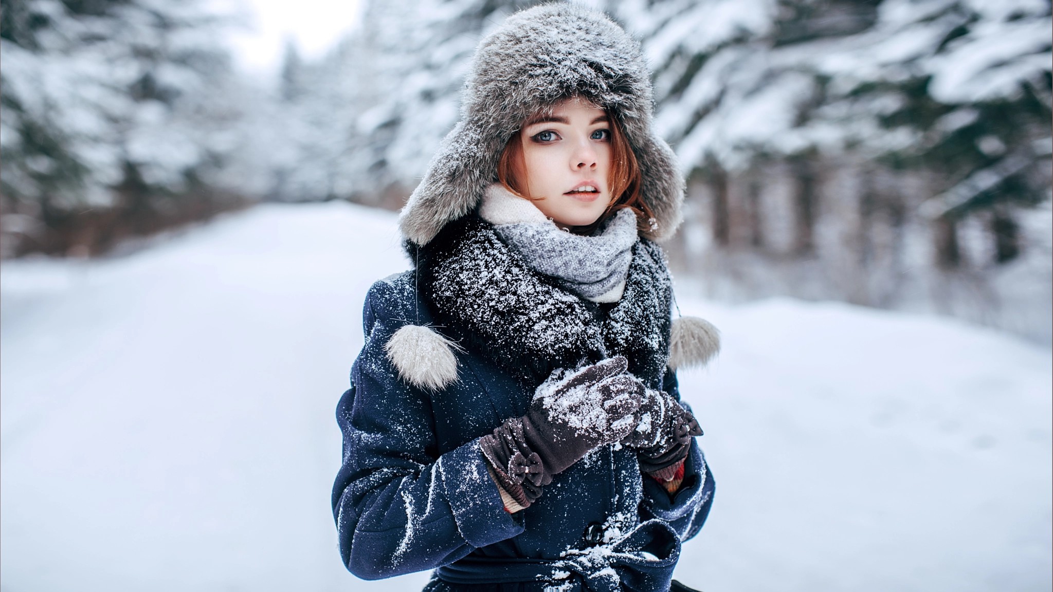 Descarga gratuita de fondo de pantalla para móvil de Invierno, Sombrero, Ojos Azules, Modelo, Mujeres, Profundidad De Campo.