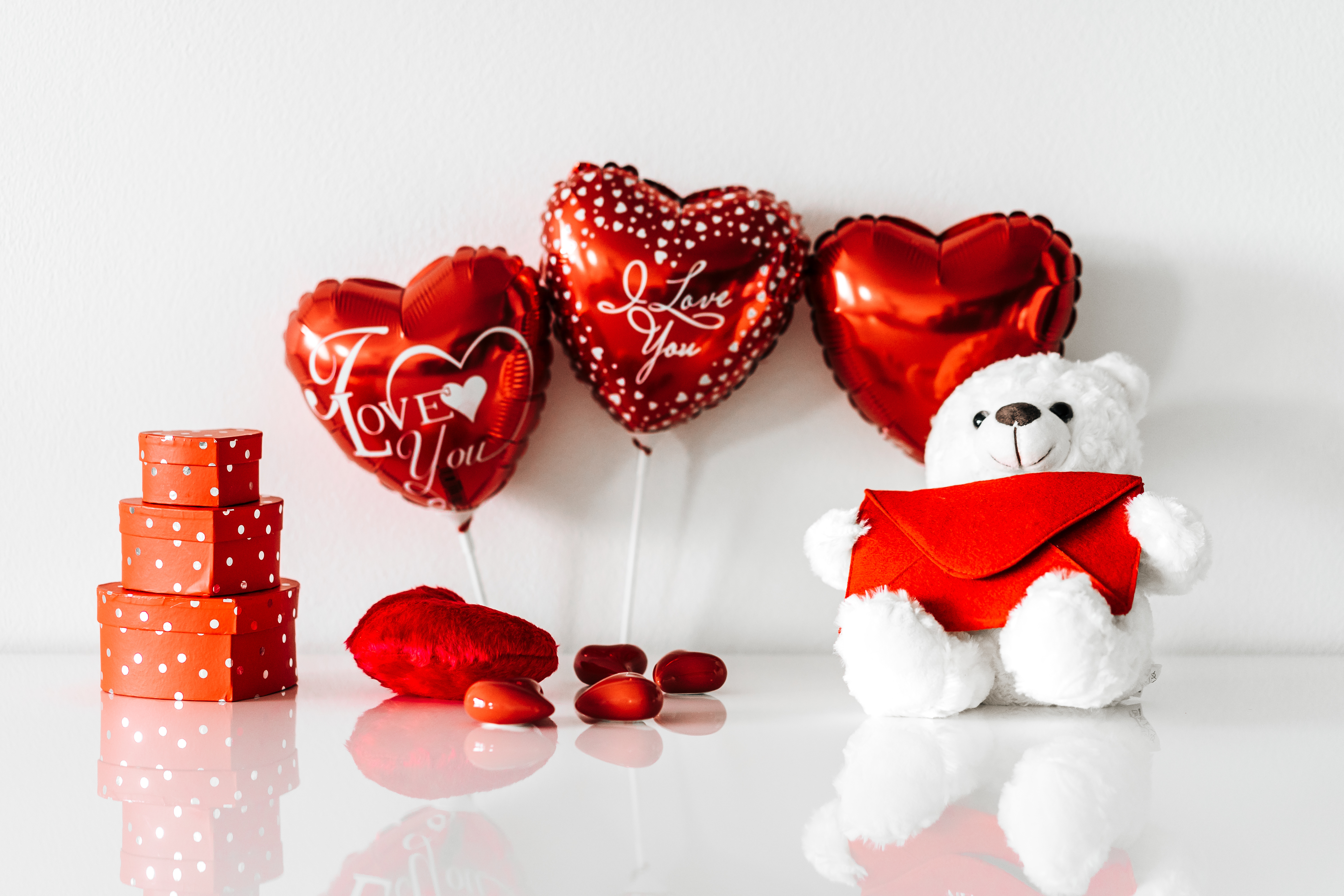 Téléchargez des papiers peints mobile Amour, Saint Valentin, Vacances, Ballon, Cadeau, Ours En Peluche, Coeur gratuitement.