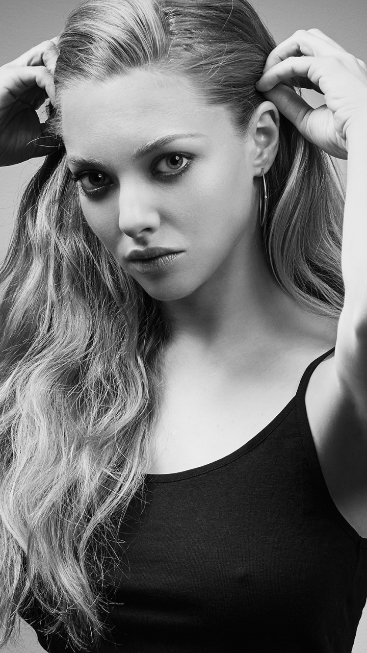 Download mobile wallpaper Celebrity, Amanda Seyfried for free.