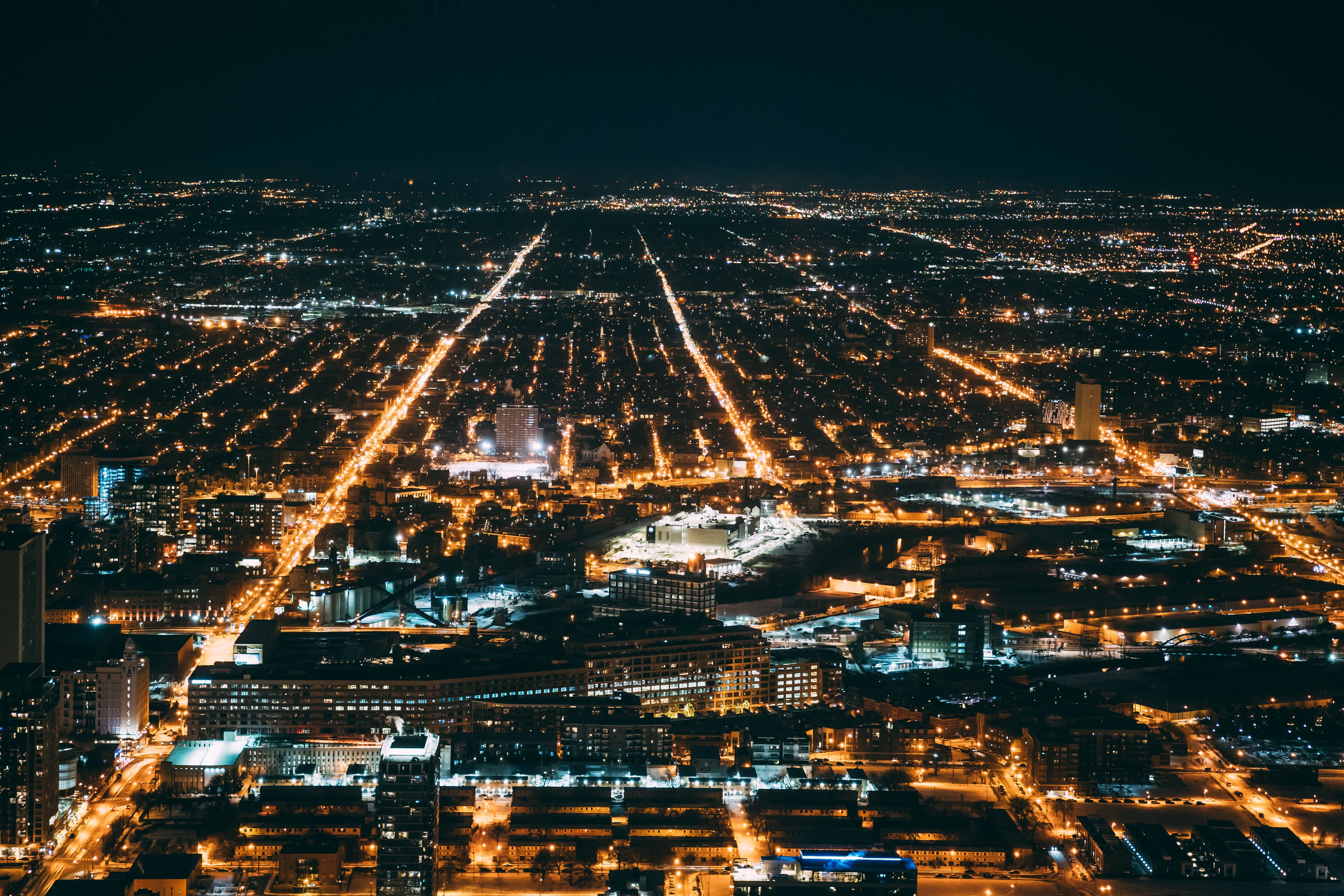 156447 Bild herunterladen city lights, städte, blick von oben, nächtliche stadt, night city, lichter der stadt, überblick, bewertung, chicago - Hintergrundbilder und Bildschirmschoner kostenlos