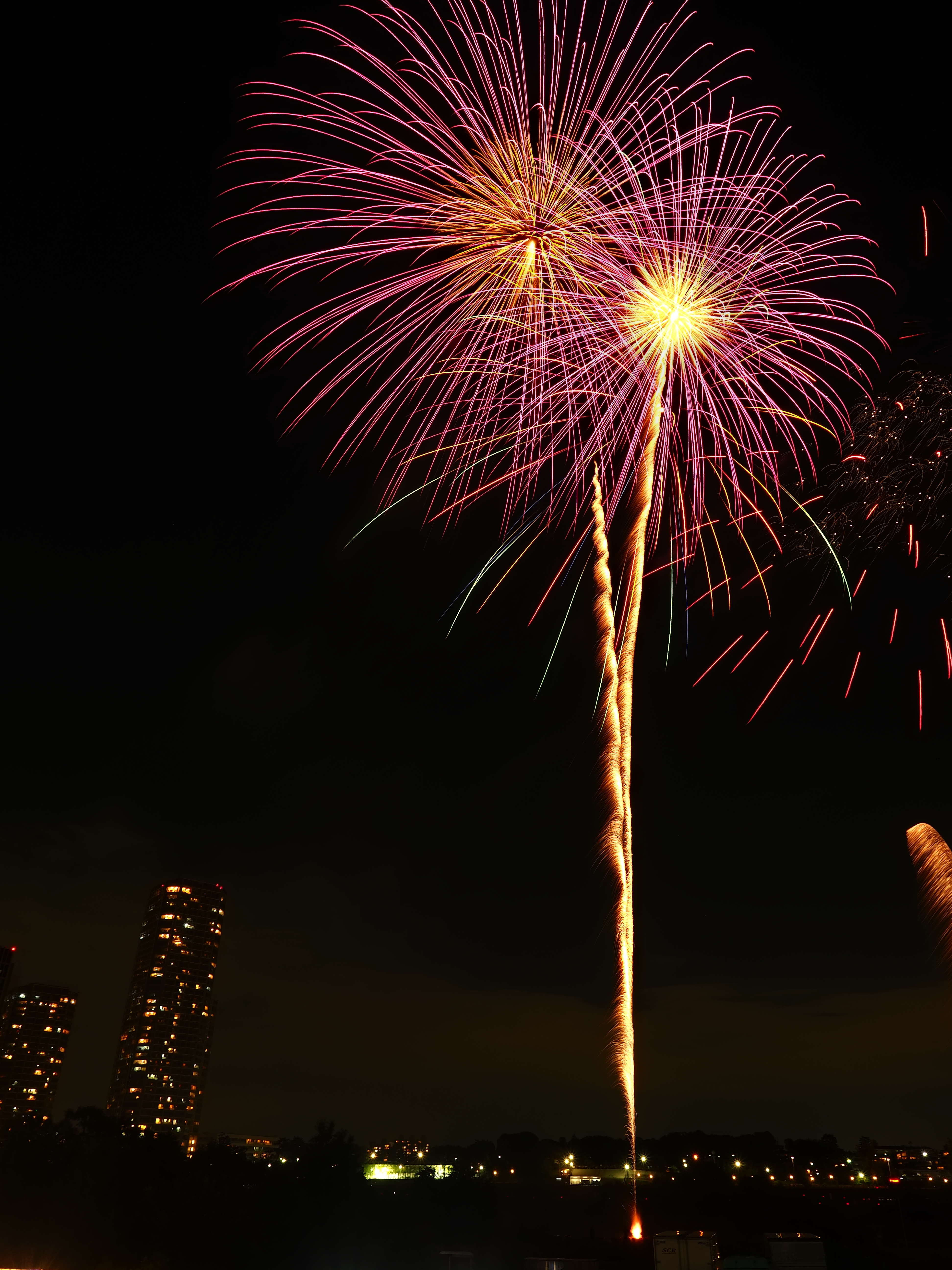 Download mobile wallpaper Salute, Holiday, Holidays, Fireworks, Firework, Night for free.