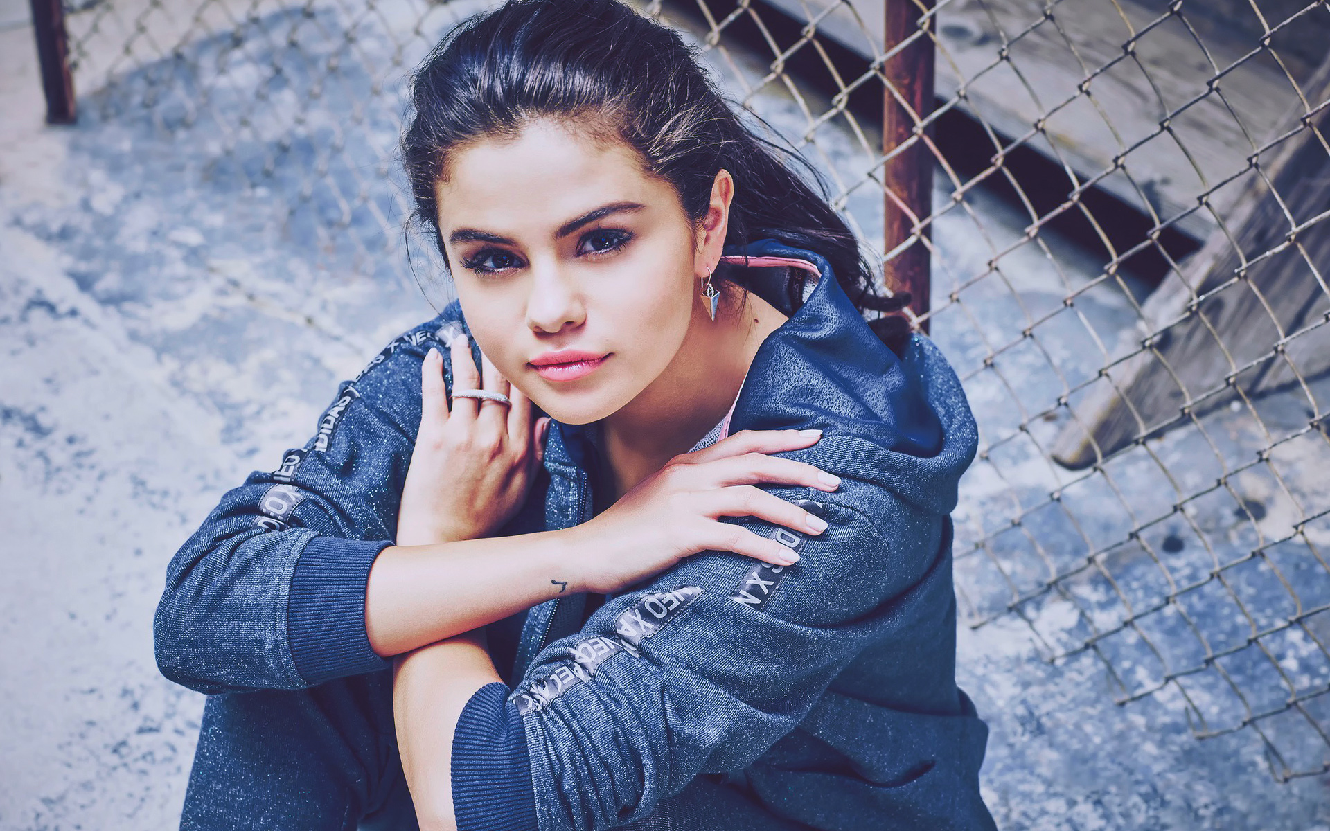 Download mobile wallpaper Music, Selena Gomez for free.