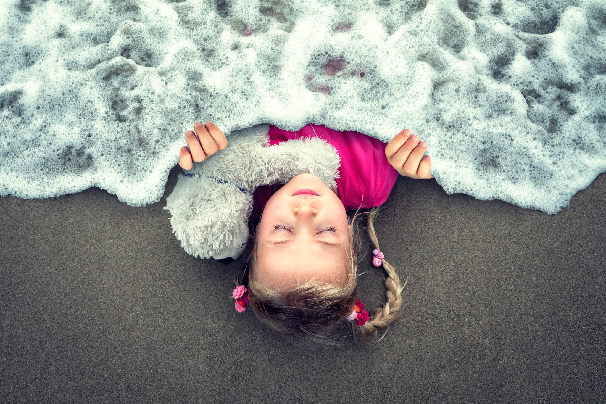 Download mobile wallpaper Sea, Sand, Sleeping, Photography, Manipulation, Little Girl for free.