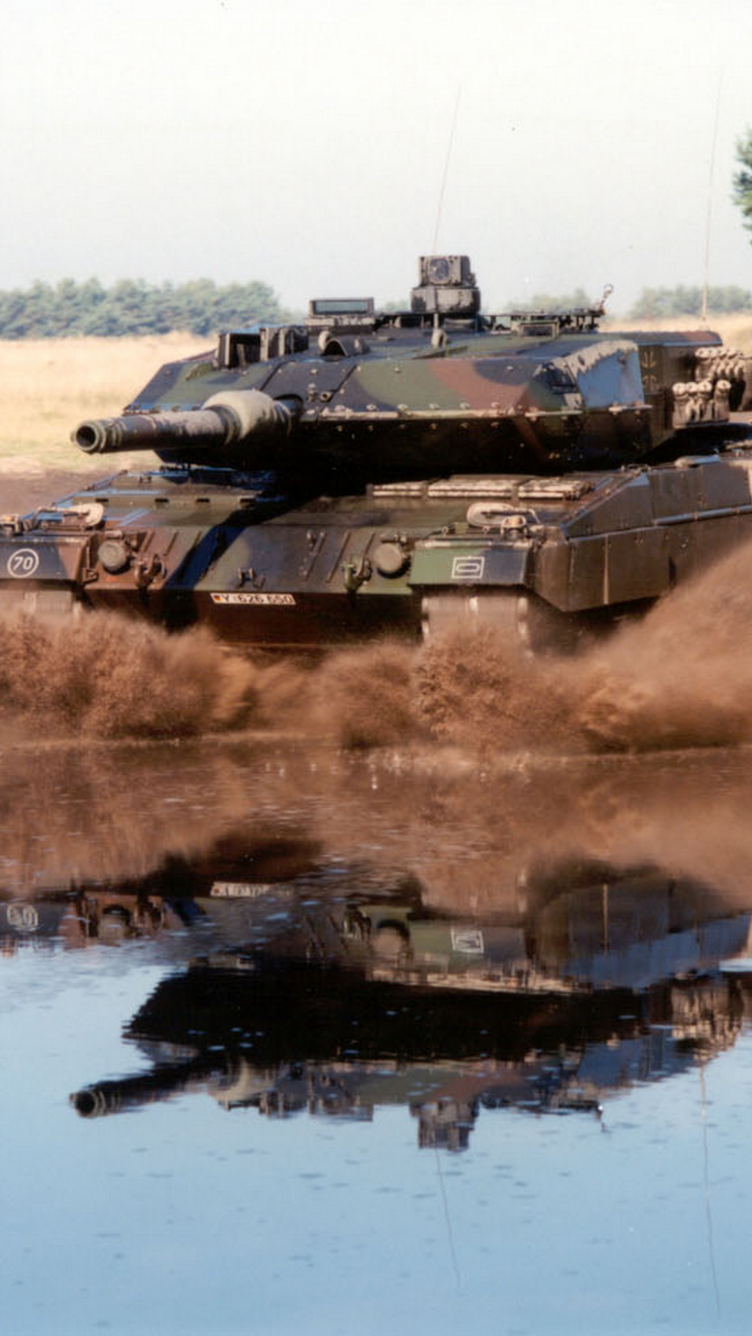 Handy-Wallpaper Panzer, Militär, Spiegelung, Leopard 2, Betrachtung kostenlos herunterladen.