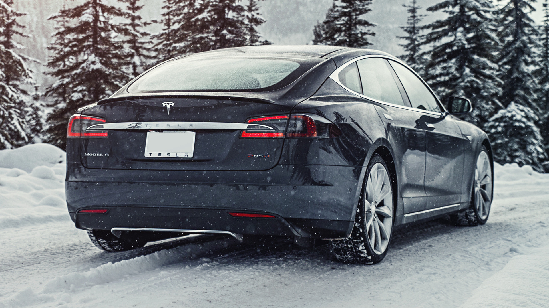 Laden Sie Tesla Model S P85D HD-Desktop-Hintergründe herunter