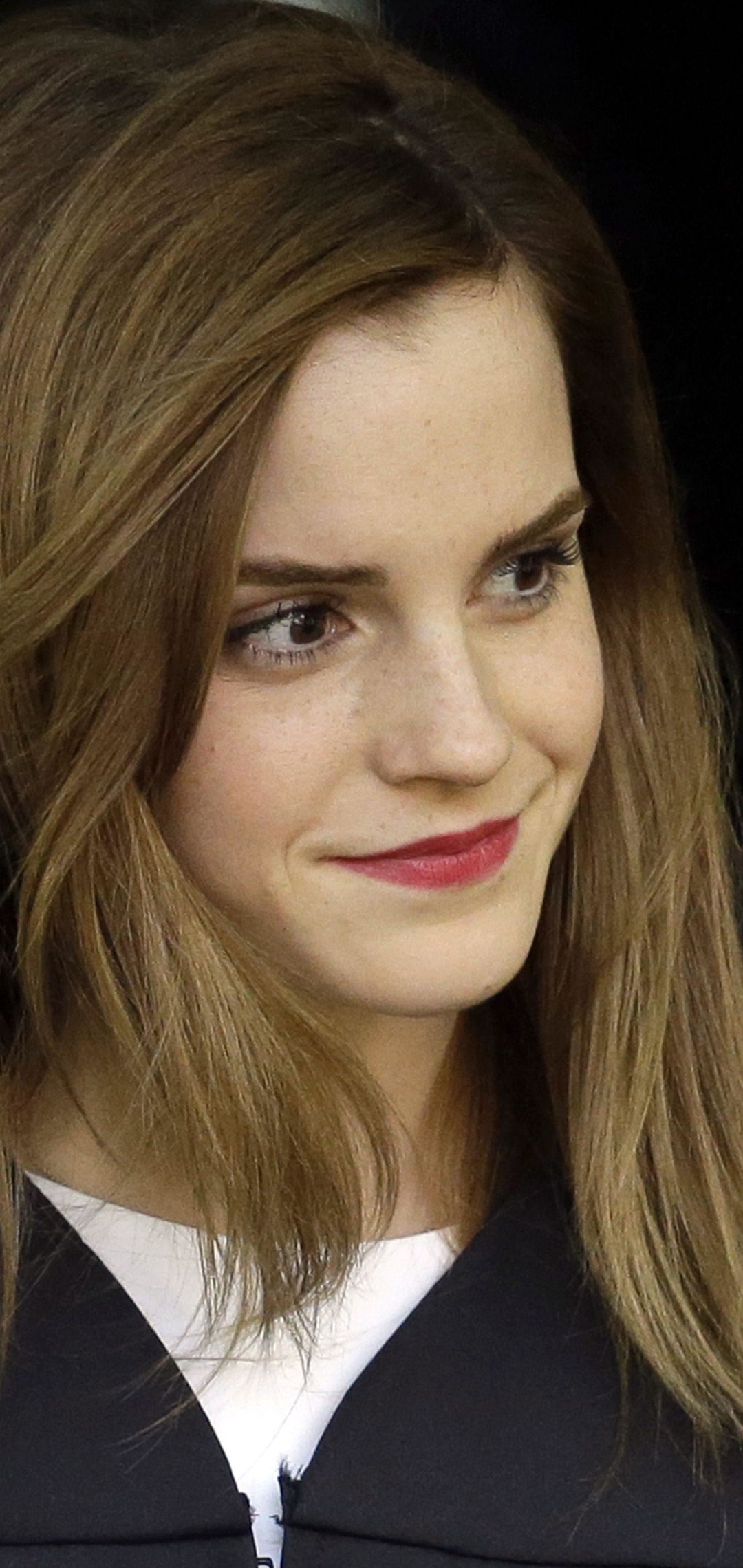 Download mobile wallpaper Emma Watson, Smile, American, Celebrity, Actress for free.