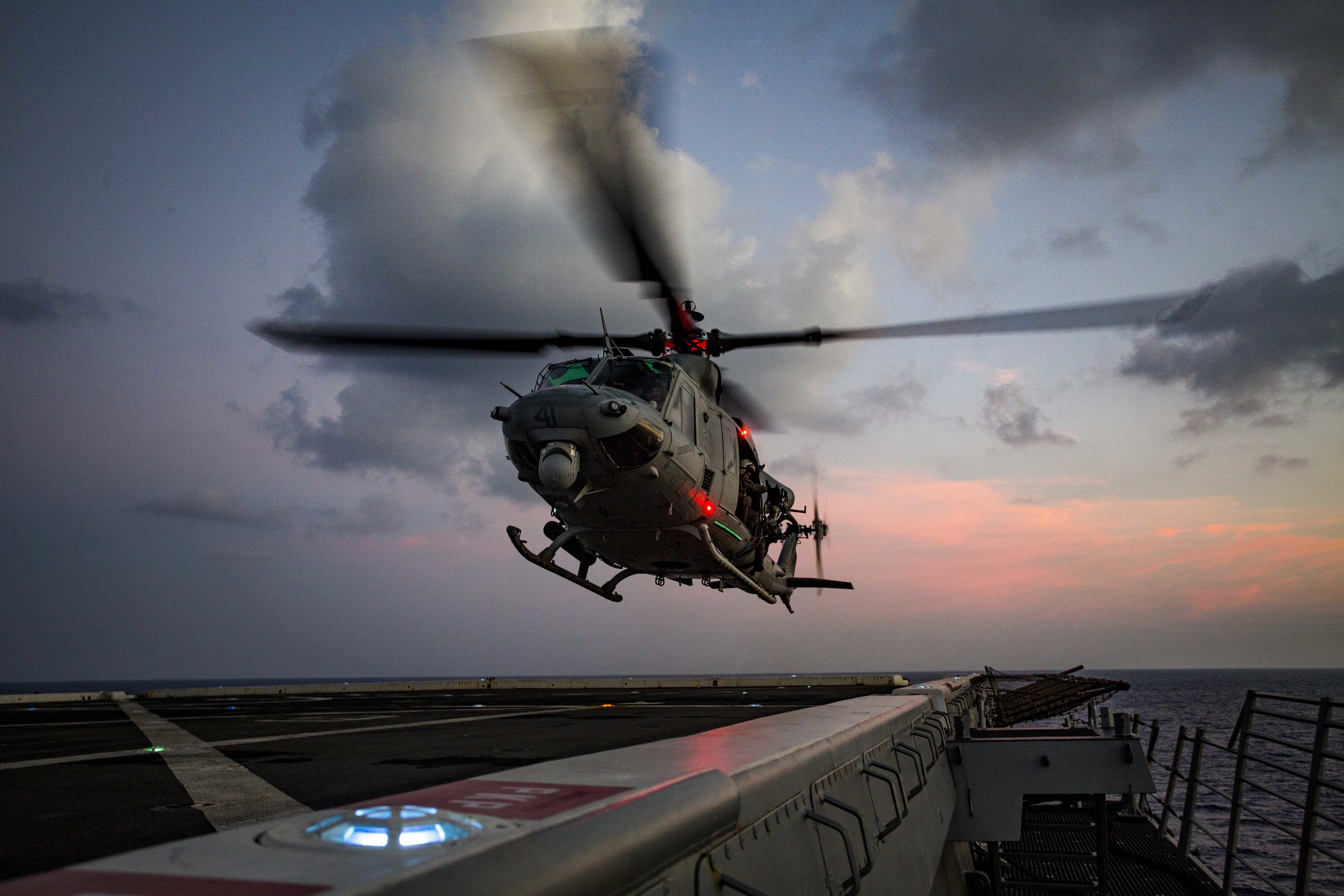 Скачати мобільні шпалери Вертоліт, Військовий безкоштовно.