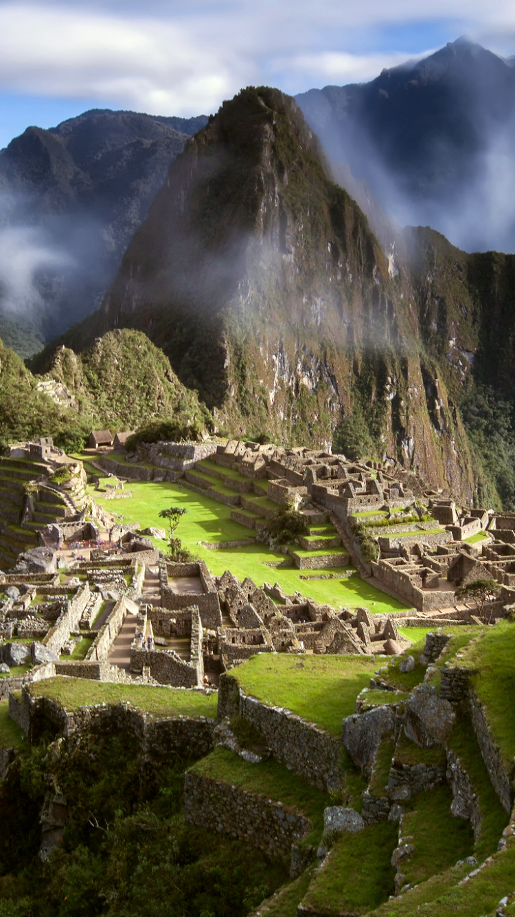 Handy-Wallpaper Berg, Gebirge, Wolke, Zugrunde Richten, Ruinen, Himmel, Peru, Machu Picchu, Monumente, Menschengemacht kostenlos herunterladen.