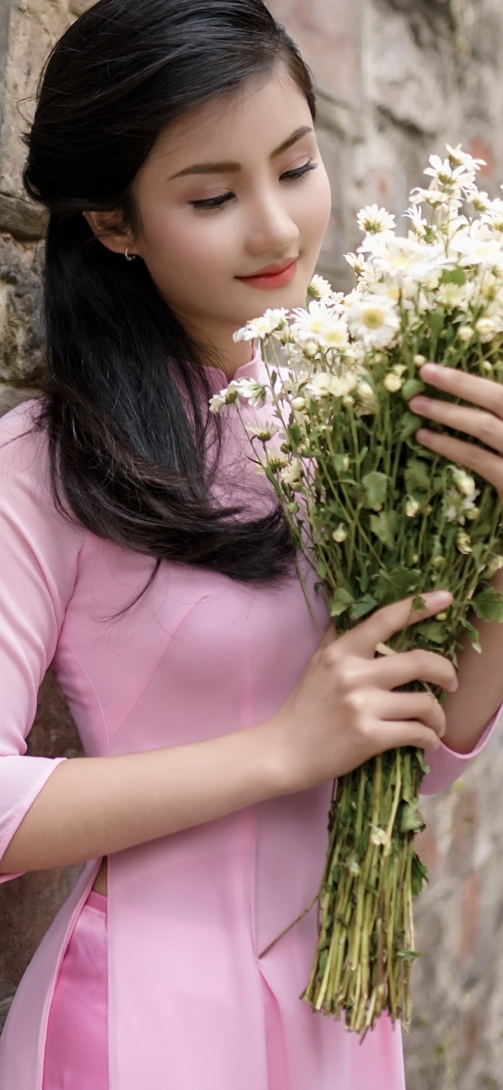 Download mobile wallpaper Flower, Bouquet, Mood, Brick, Brunette, Model, Women, Asian, Pink Dress for free.