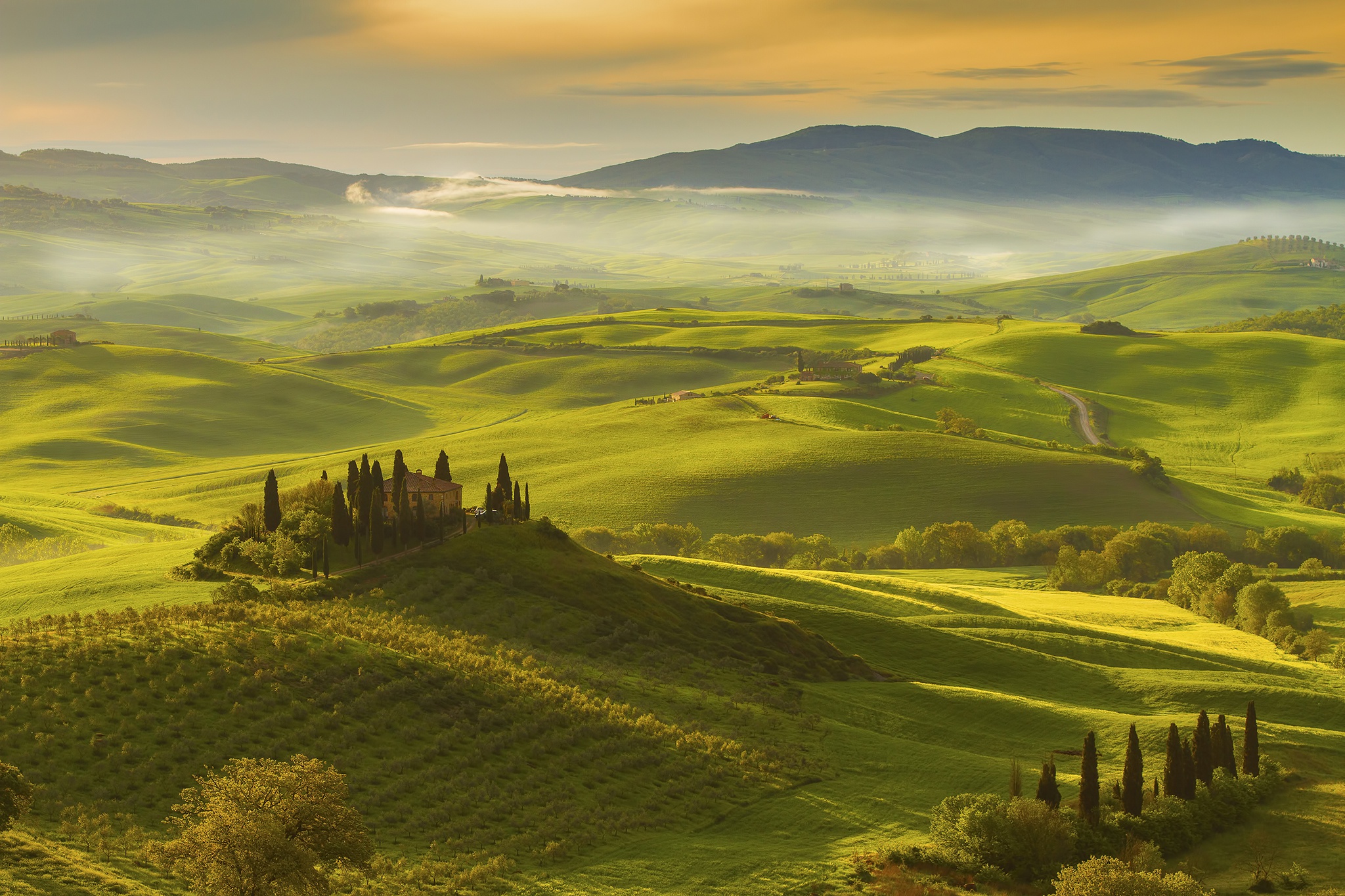 Download mobile wallpaper Landscape, Italy, Field, Hill, Photography, Tuscany, Greenery for free.