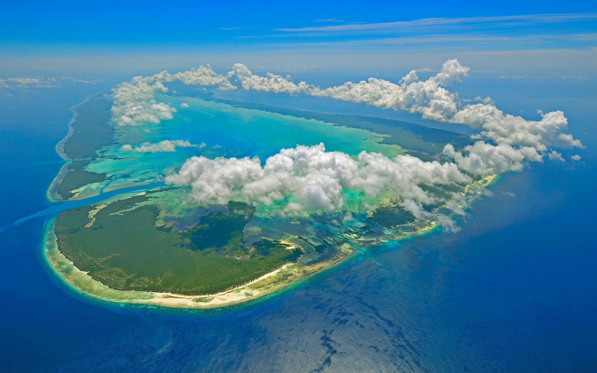 Descarga gratis la imagen Naturaleza, Horizonte, Océano, Isla, Nube, Tierra/naturaleza, Fotografía Aérea en el escritorio de tu PC