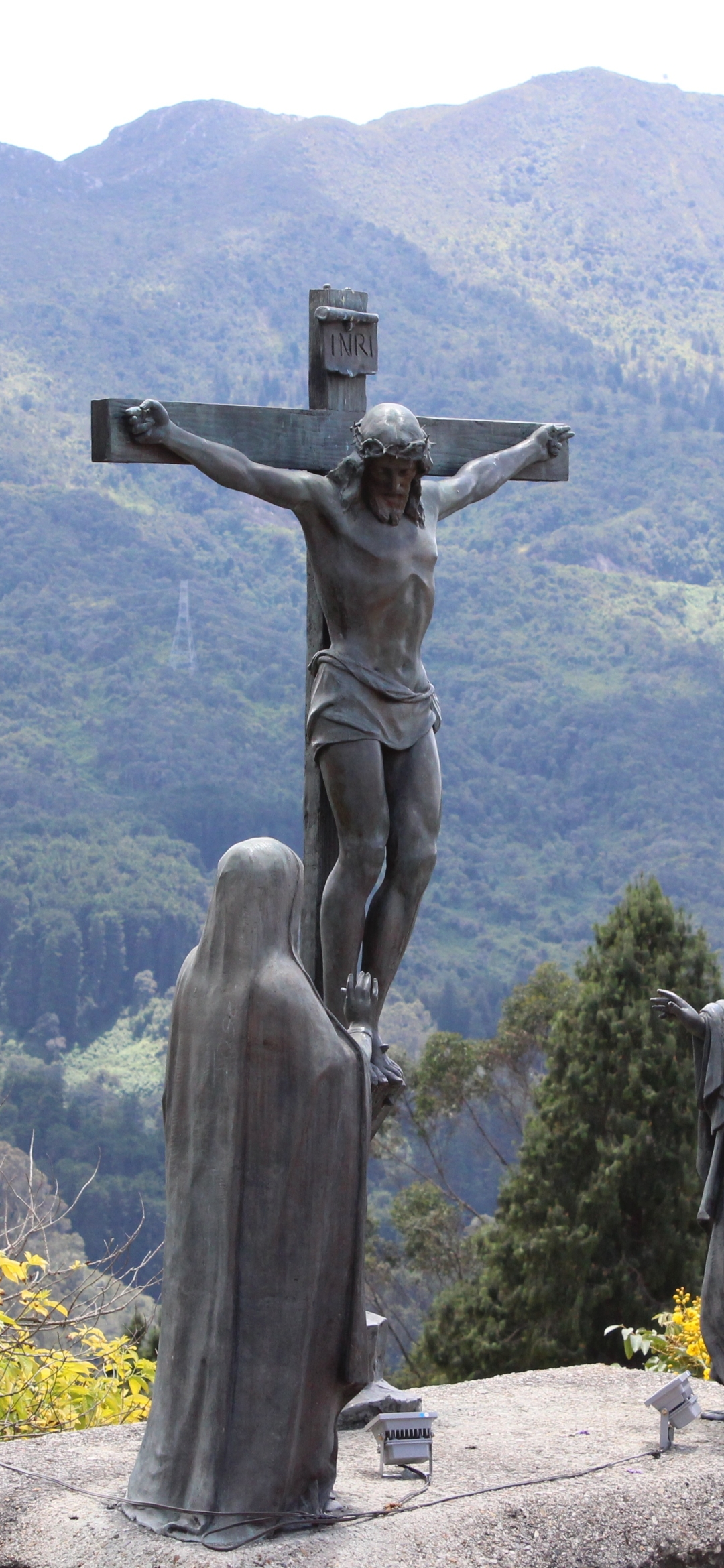1344279 скачать обои христианин, скульптура, крест, иисус, религиозные, статуя, колумбия - заставки и картинки бесплатно