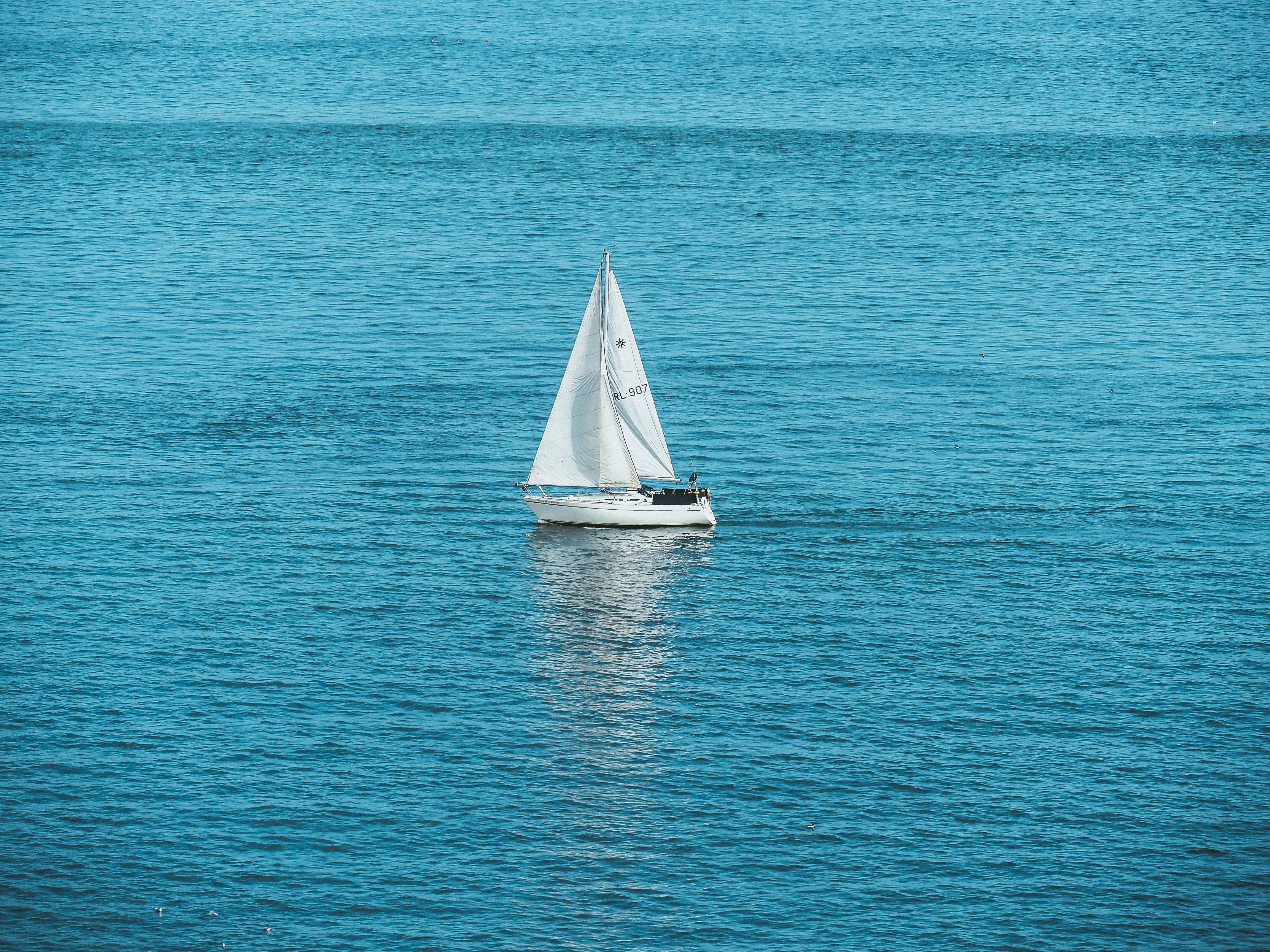 120290 Hintergrundbild herunterladen ein boot, wasser, sea, verschiedenes, sonstige, boot, segelboot, sailfish - Bildschirmschoner und Bilder kostenlos