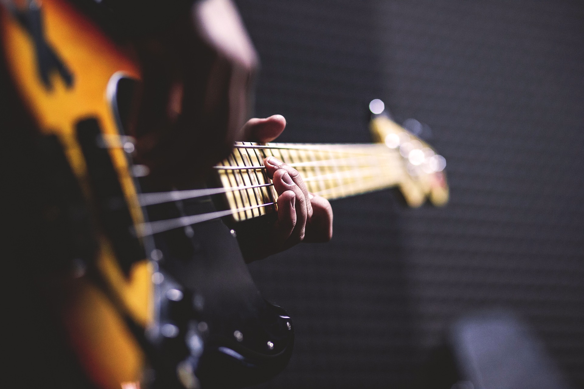 Téléchargez des papiers peints mobile Musique, Guitare gratuitement.