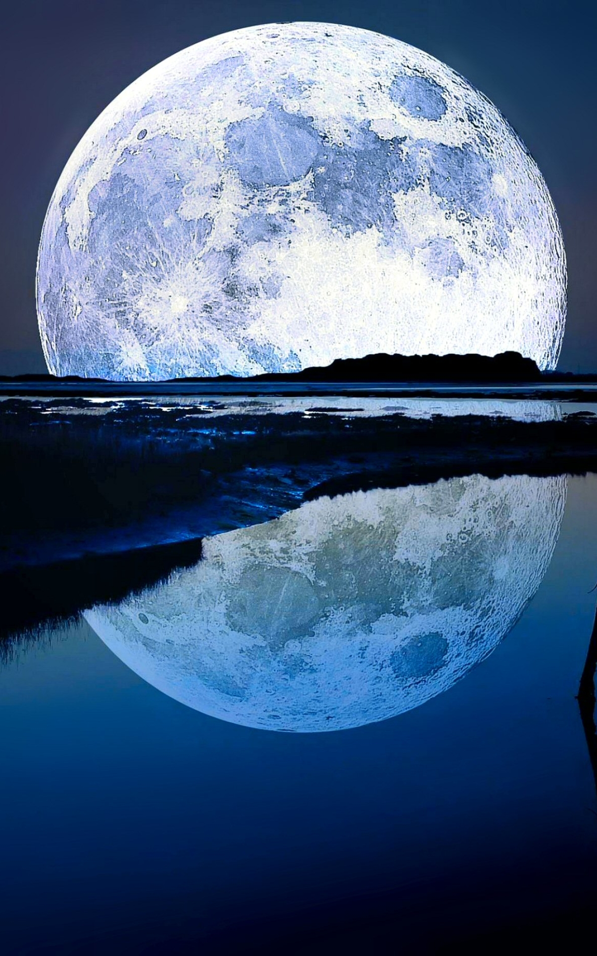 Скачать картинку Луна, Горизонт, Озеро, Отражение, Земля/природа в телефон бесплатно.