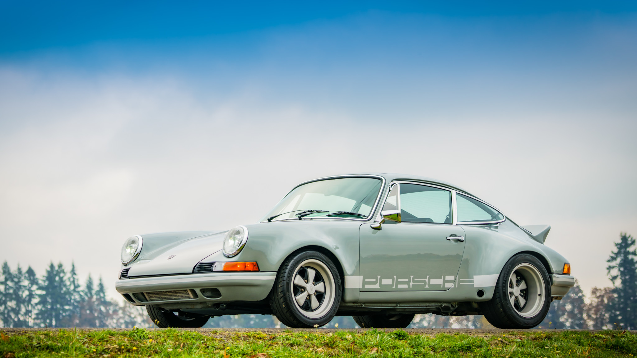 Descarga gratuita de fondo de pantalla para móvil de Porsche, Coche, Carro Viejo, Vehículos, Porsche 911 Carrera, Coche De Plata, Coupé.