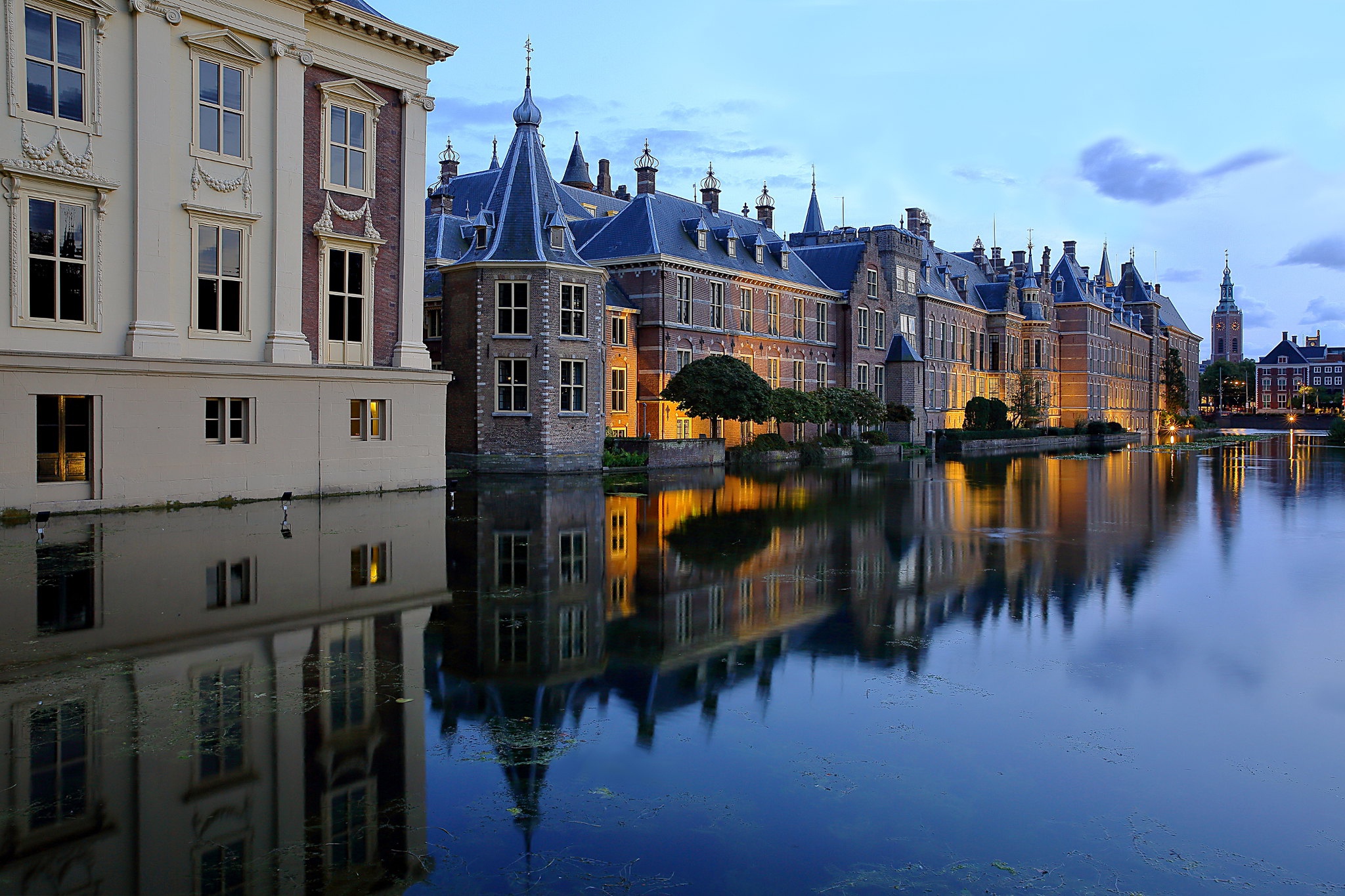 Free download wallpaper Cities, Building, Lake, Reflection, House, Netherlands, Man Made, The Hague on your PC desktop