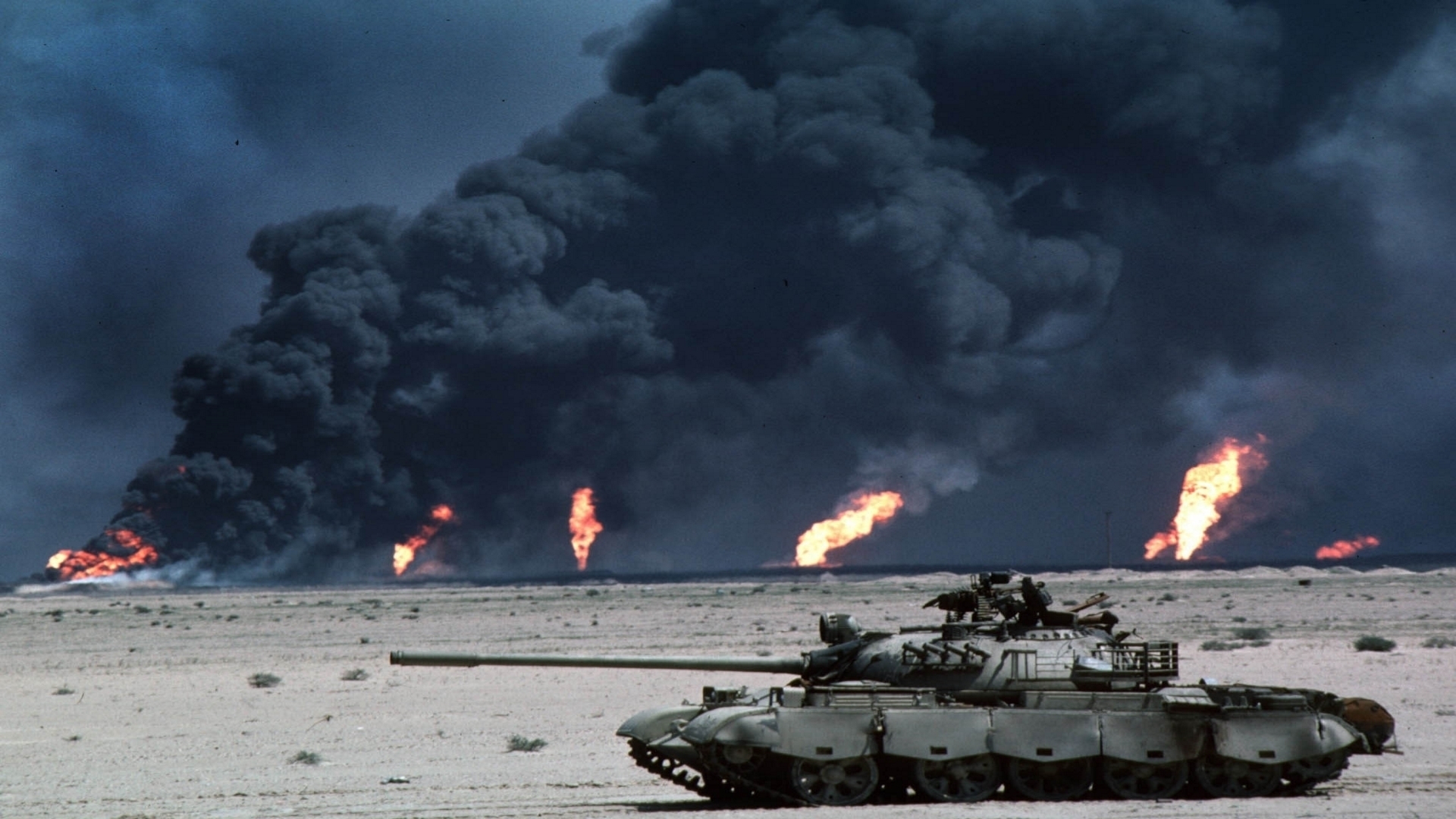 370052 скачать обои военные, война в персидском заливе, огонь, дым, танк, войны - заставки и картинки бесплатно