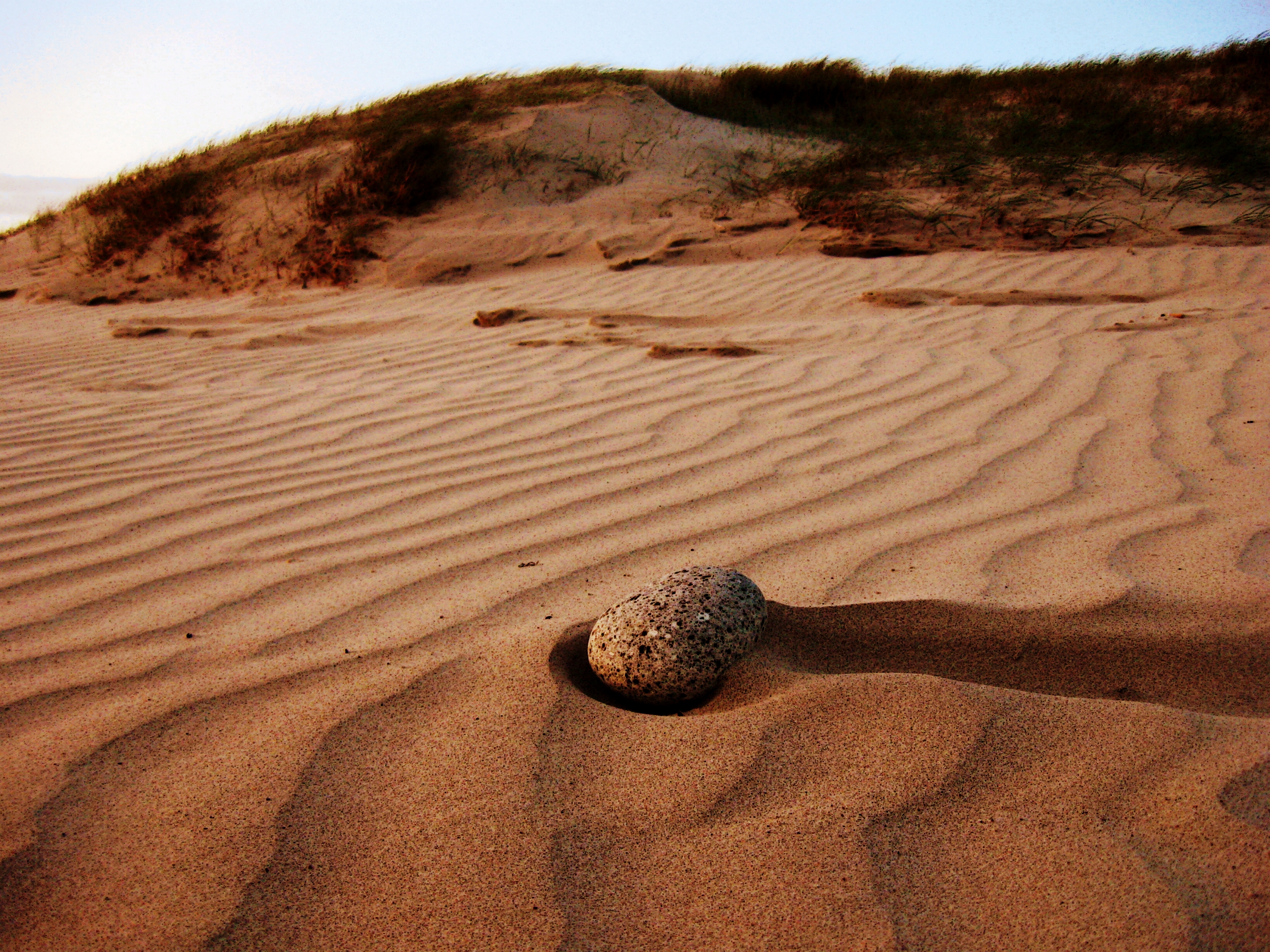 Скачать картинку Песок, Пустыня, Камень, Дюна, Земля/природа в телефон бесплатно.