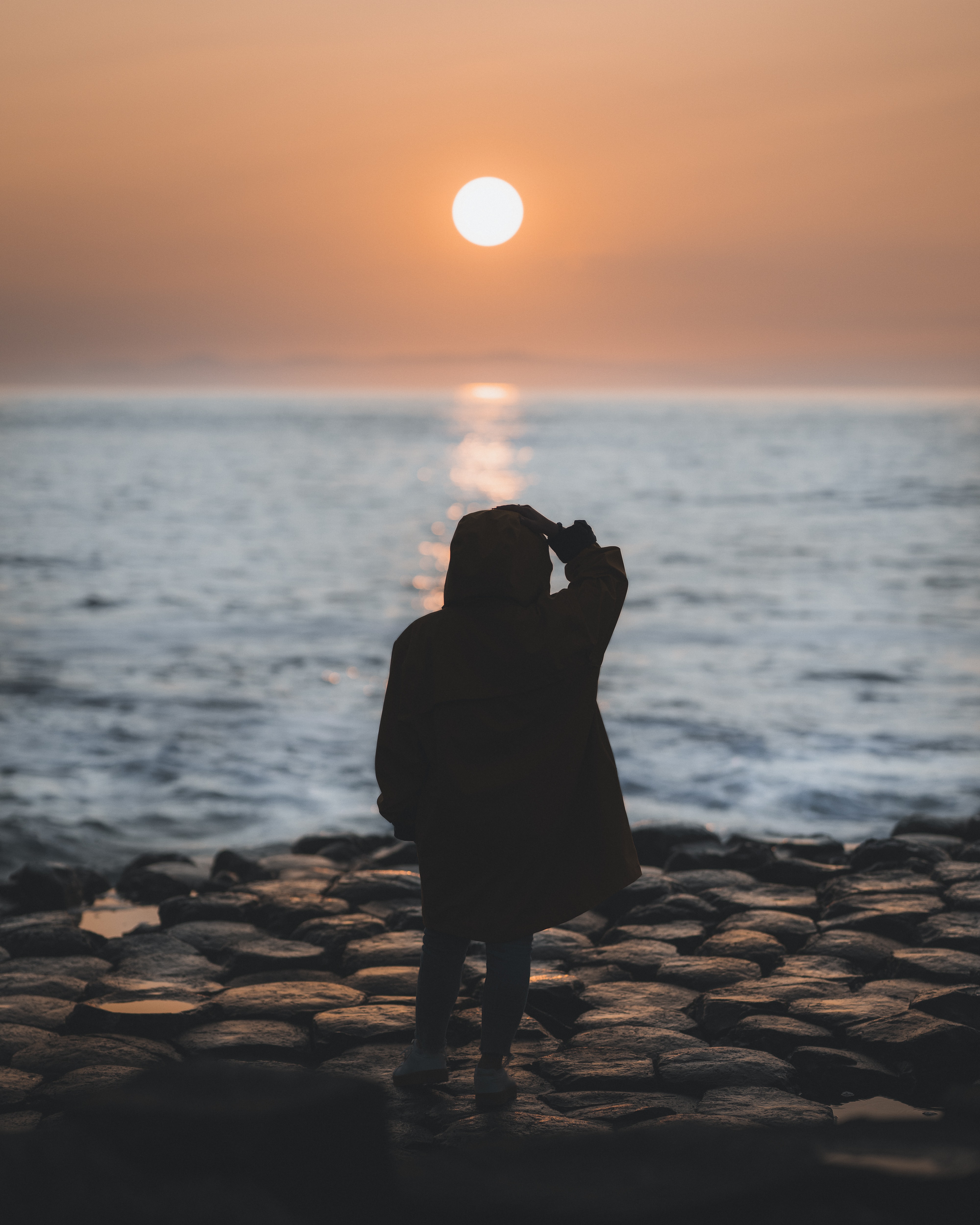 alone, sunset, glare, miscellanea, miscellaneous, girl, loneliness, lonely 8K