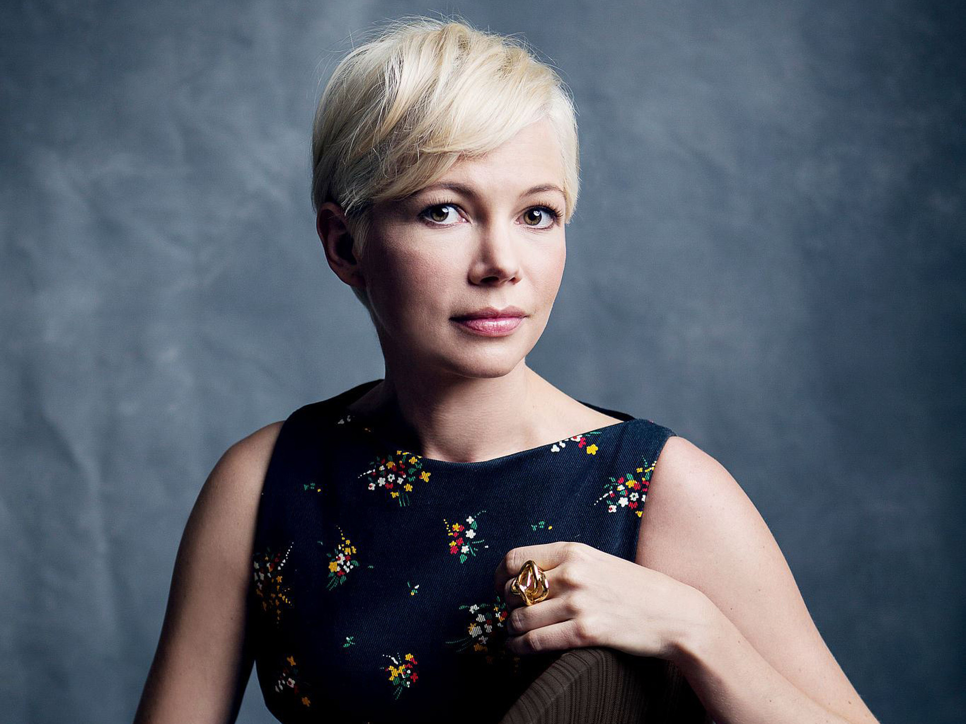 Free download wallpaper Blonde, Face, Celebrity, Short Hair, Actress, Michelle Williams on your PC desktop