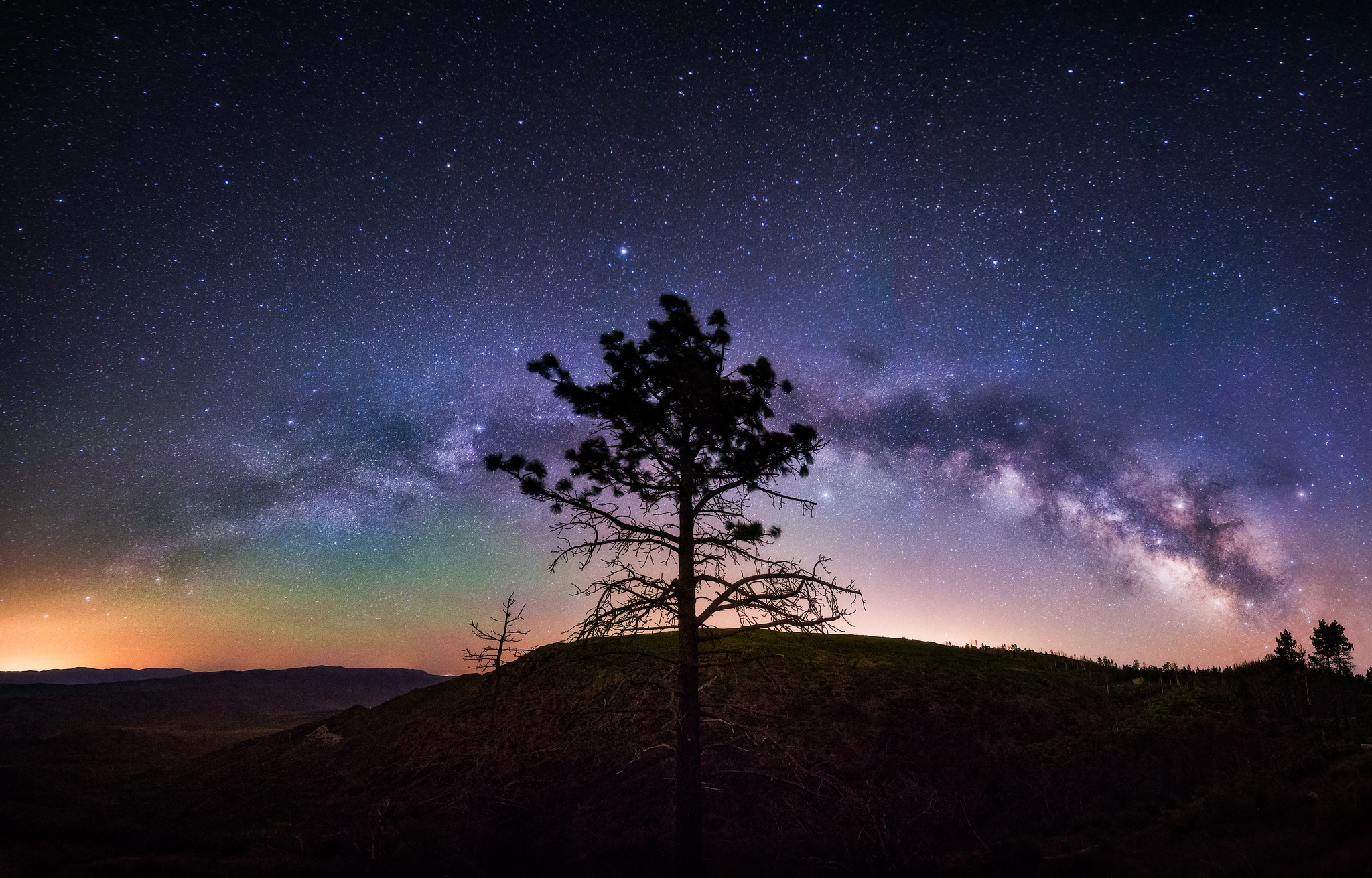 Laden Sie das Sterne, Baum, Milchstraße, Nacht, Himmel, Erde/natur-Bild kostenlos auf Ihren PC-Desktop herunter
