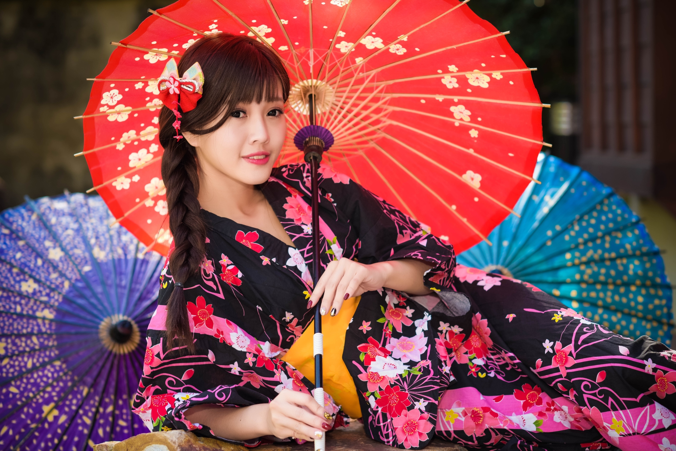 Free download wallpaper Smile, Umbrella, Kimono, Brunette, Model, Women, Braid, Asian, Brown Eyes, Lipstick on your PC desktop