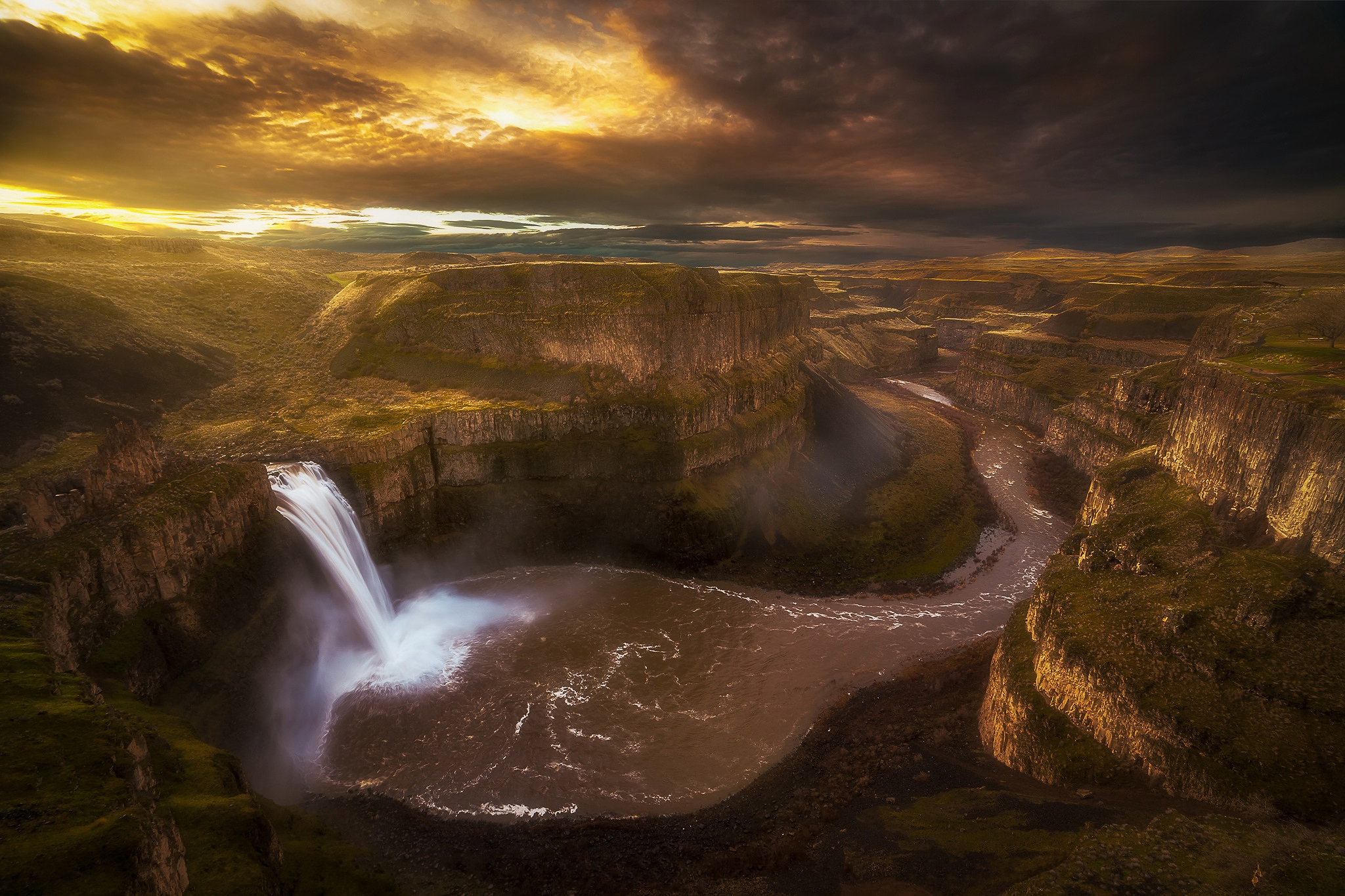 Download mobile wallpaper Landscape, Sunset, Canyon, Waterfalls, Waterfall, Earth, Palouse Falls for free.