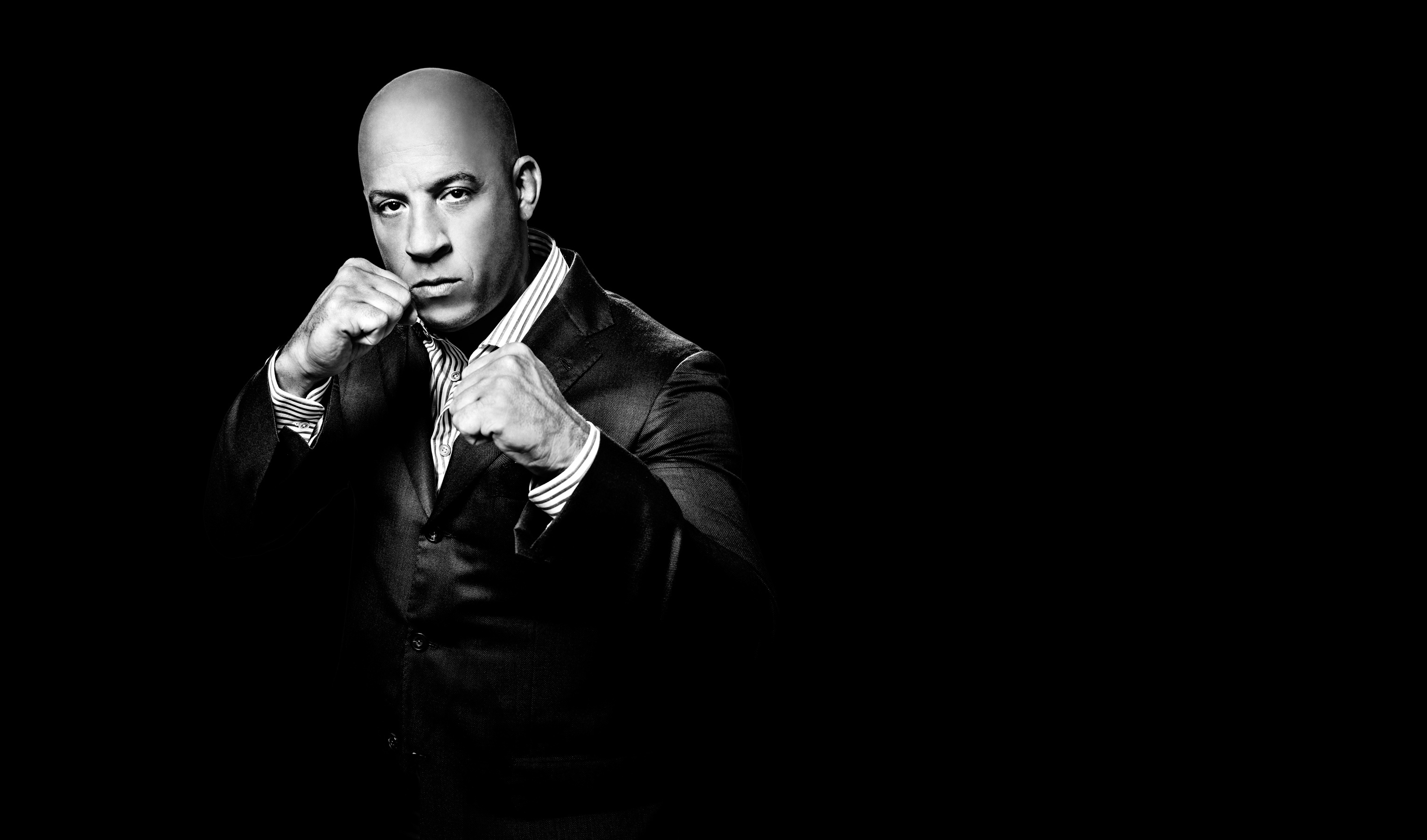 Free download wallpaper Vin Diesel, American, Bald, Suit, Celebrity, Black & White, Actor on your PC desktop