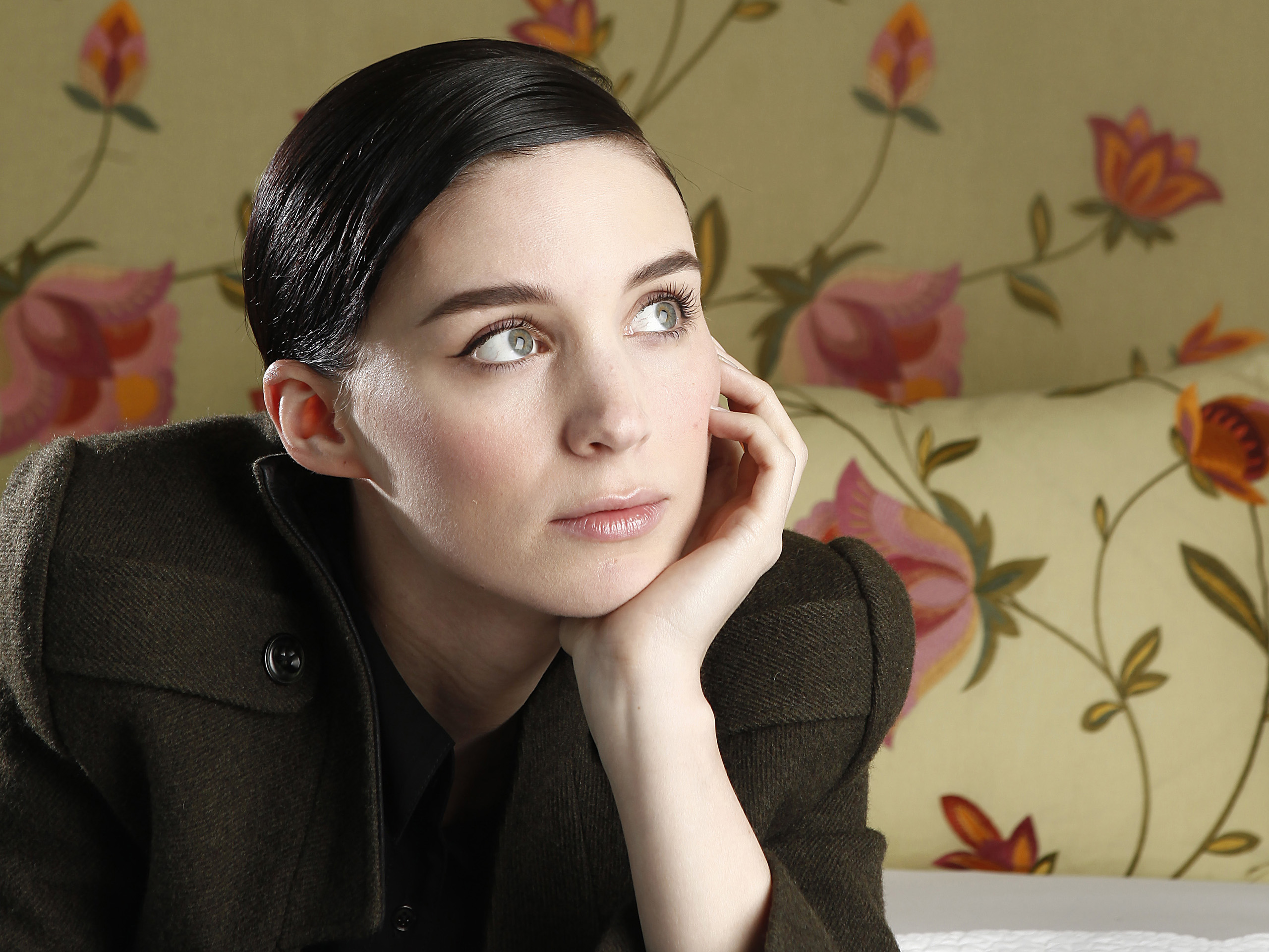 Download mobile wallpaper Face, Brunette, Green Eyes, American, Celebrity, Actress, Rooney Mara for free.