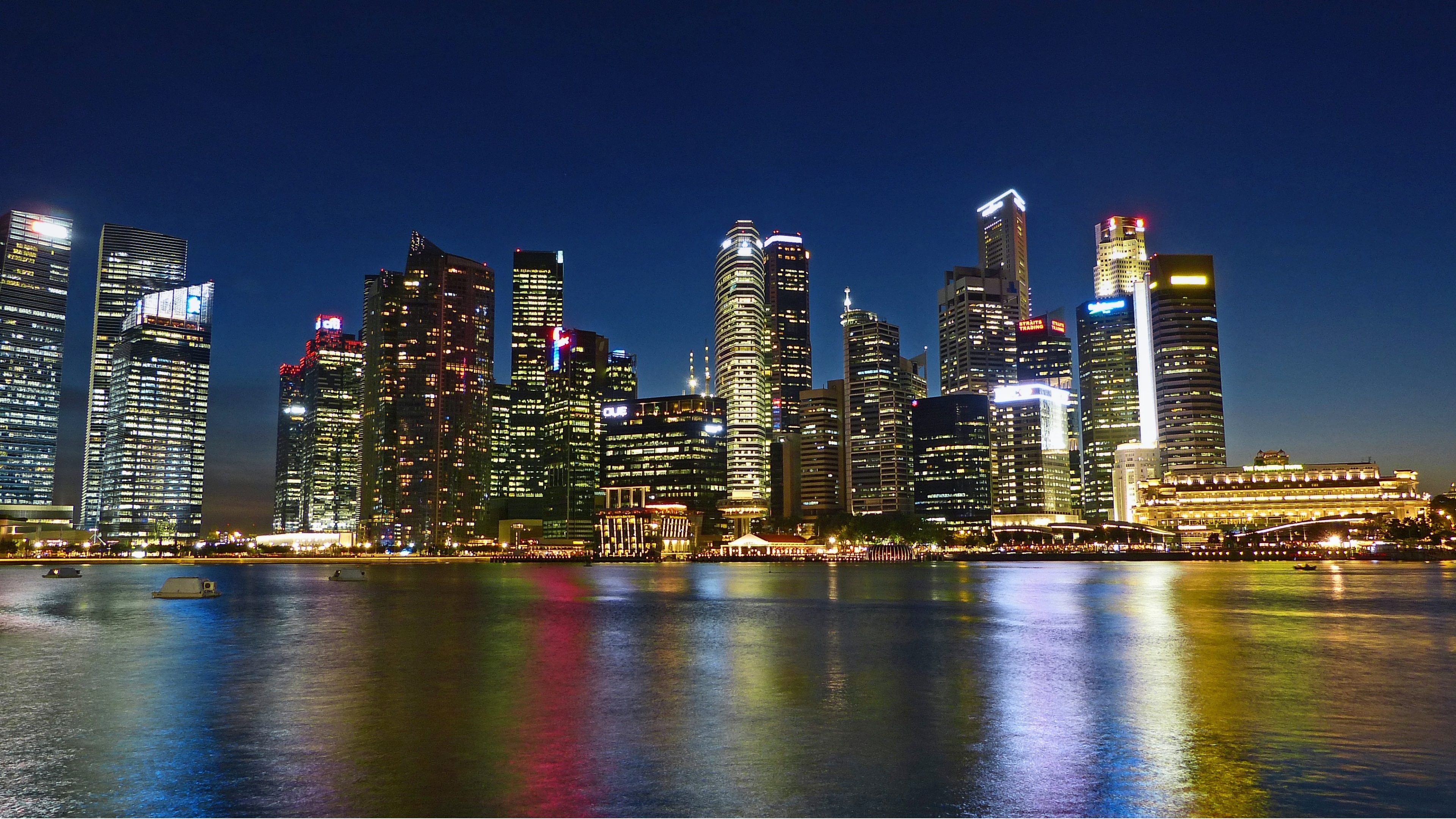 Laden Sie das Städte, Singapur, Nacht, Menschengemacht, Meereslandschaft-Bild kostenlos auf Ihren PC-Desktop herunter