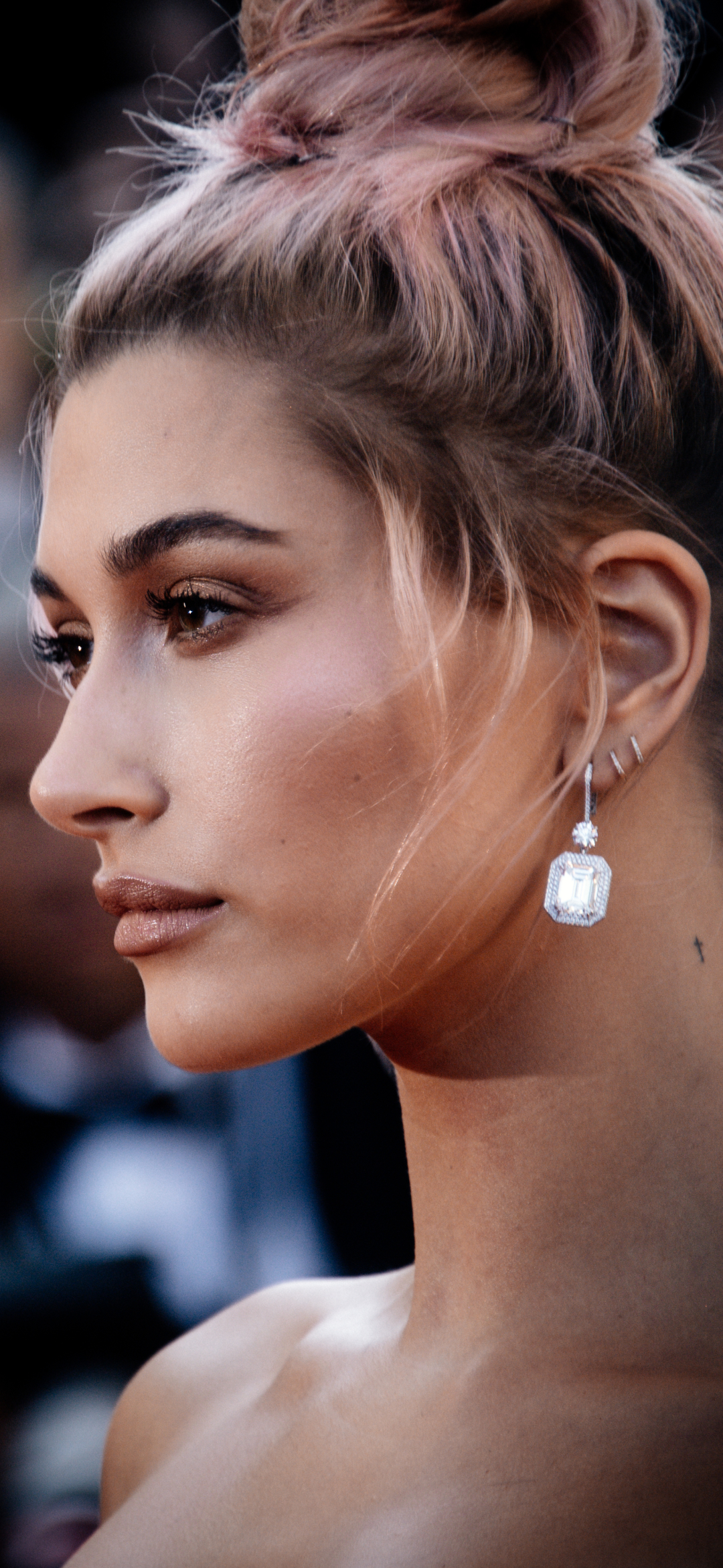 Download mobile wallpaper Celebrity, Hailey Baldwin for free.