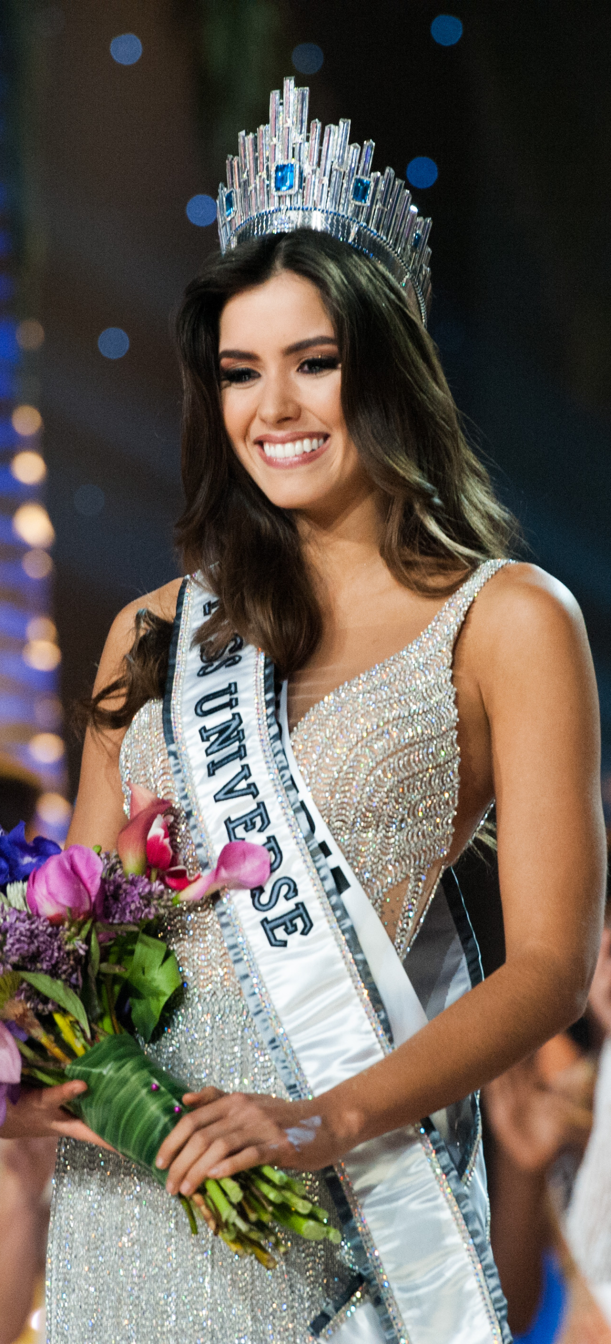 Download mobile wallpaper Crown, Smile, Model, Women, Columbian, Miss Universe, Miss Columbia, Paulina Vega for free.