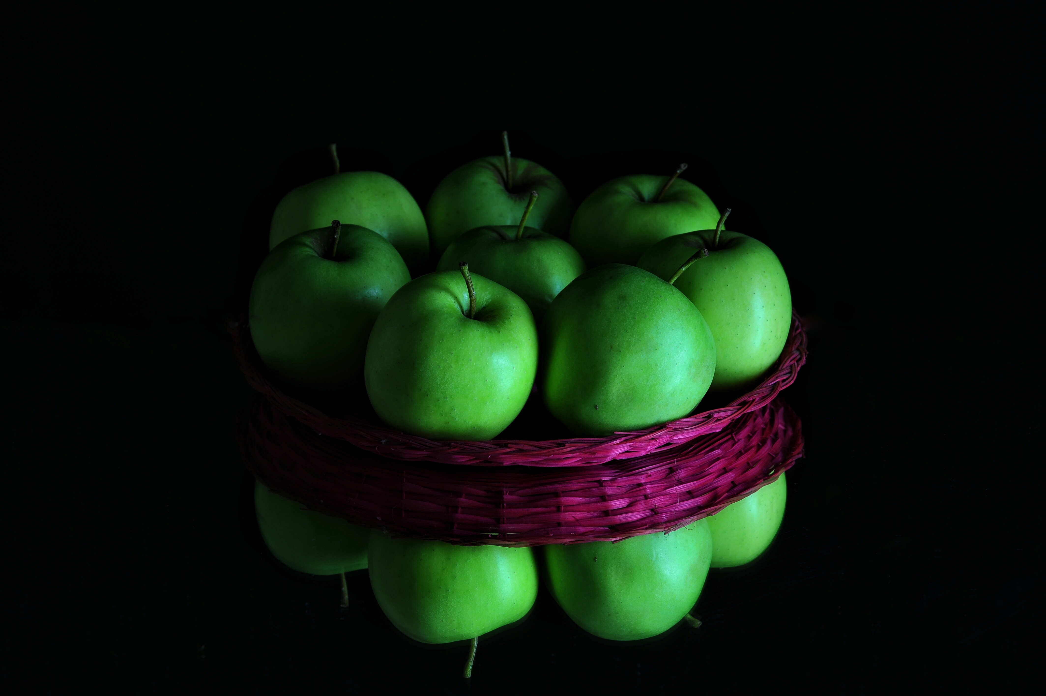 Free download wallpaper Fruits, Food, Apple, Reflection, Fruit, Basket on your PC desktop