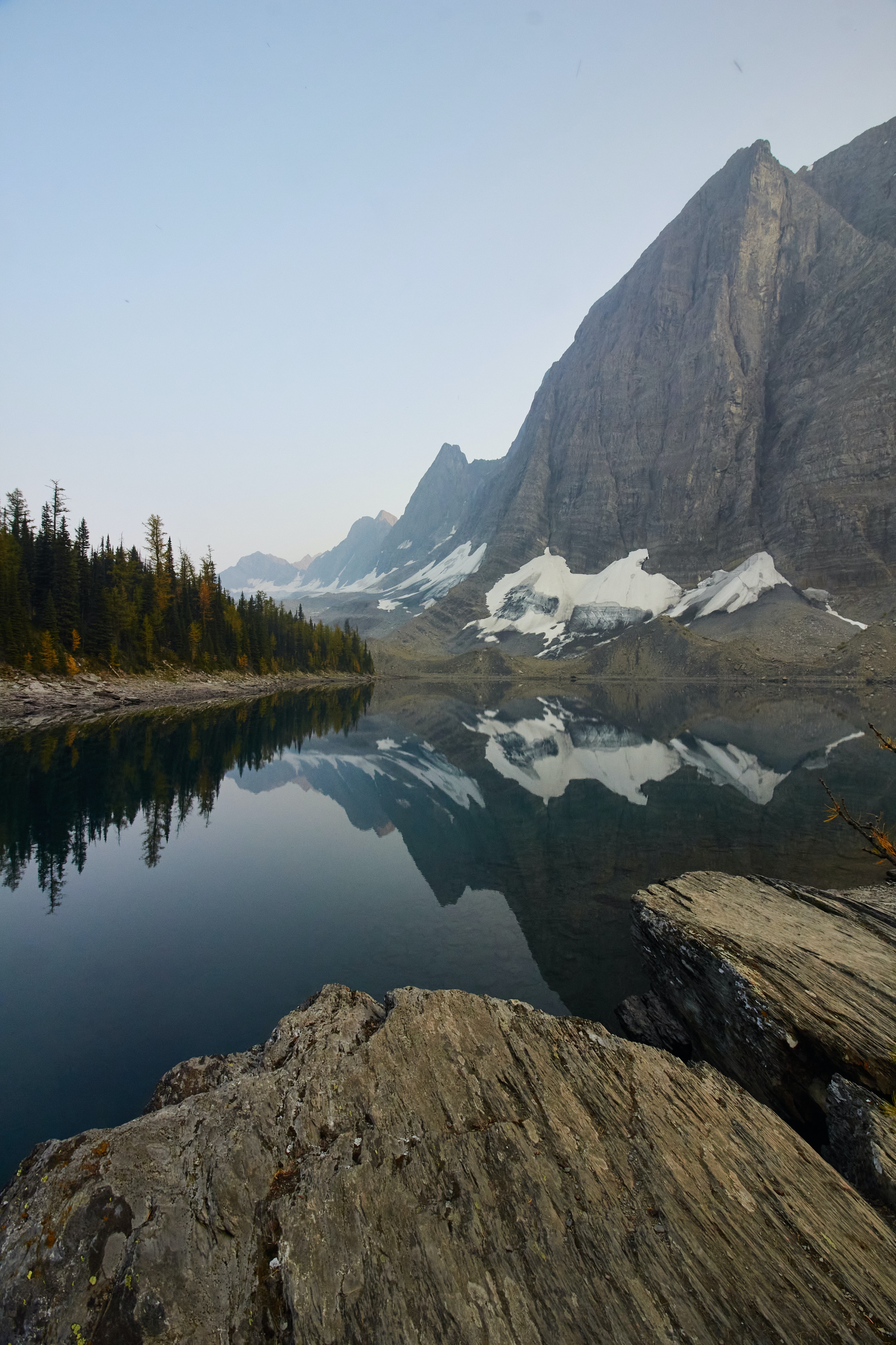 PCデスクトップに自然, 湖, 岩, 反射, 山脈画像を無料でダウンロード