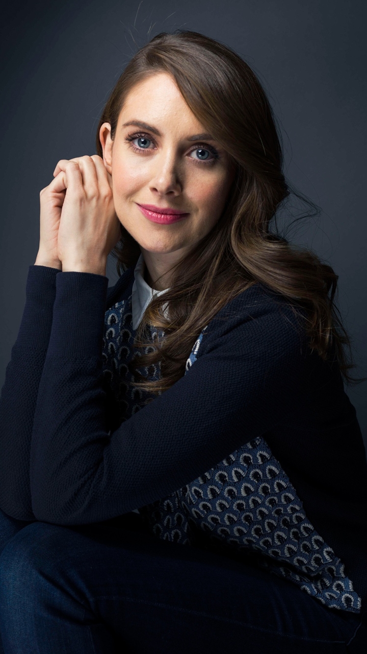 Download mobile wallpaper Smile, Brunette, Blue Eyes, American, Celebrity, Actress, Alison Brie for free.