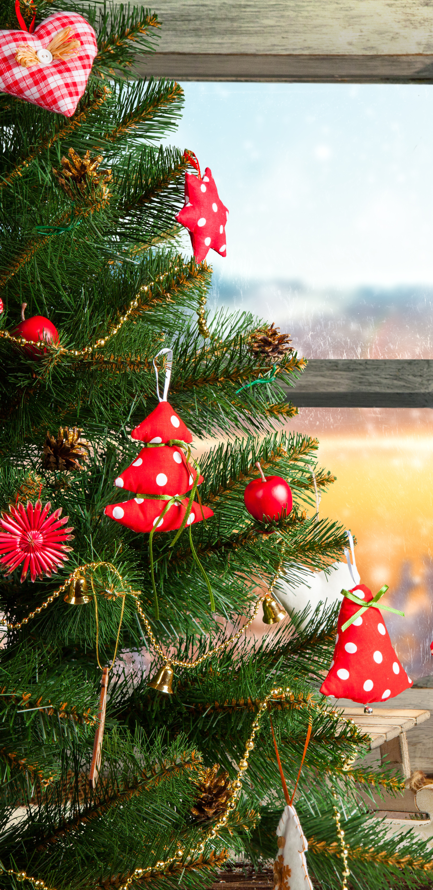 Download mobile wallpaper Christmas, Holiday, Christmas Tree for free.