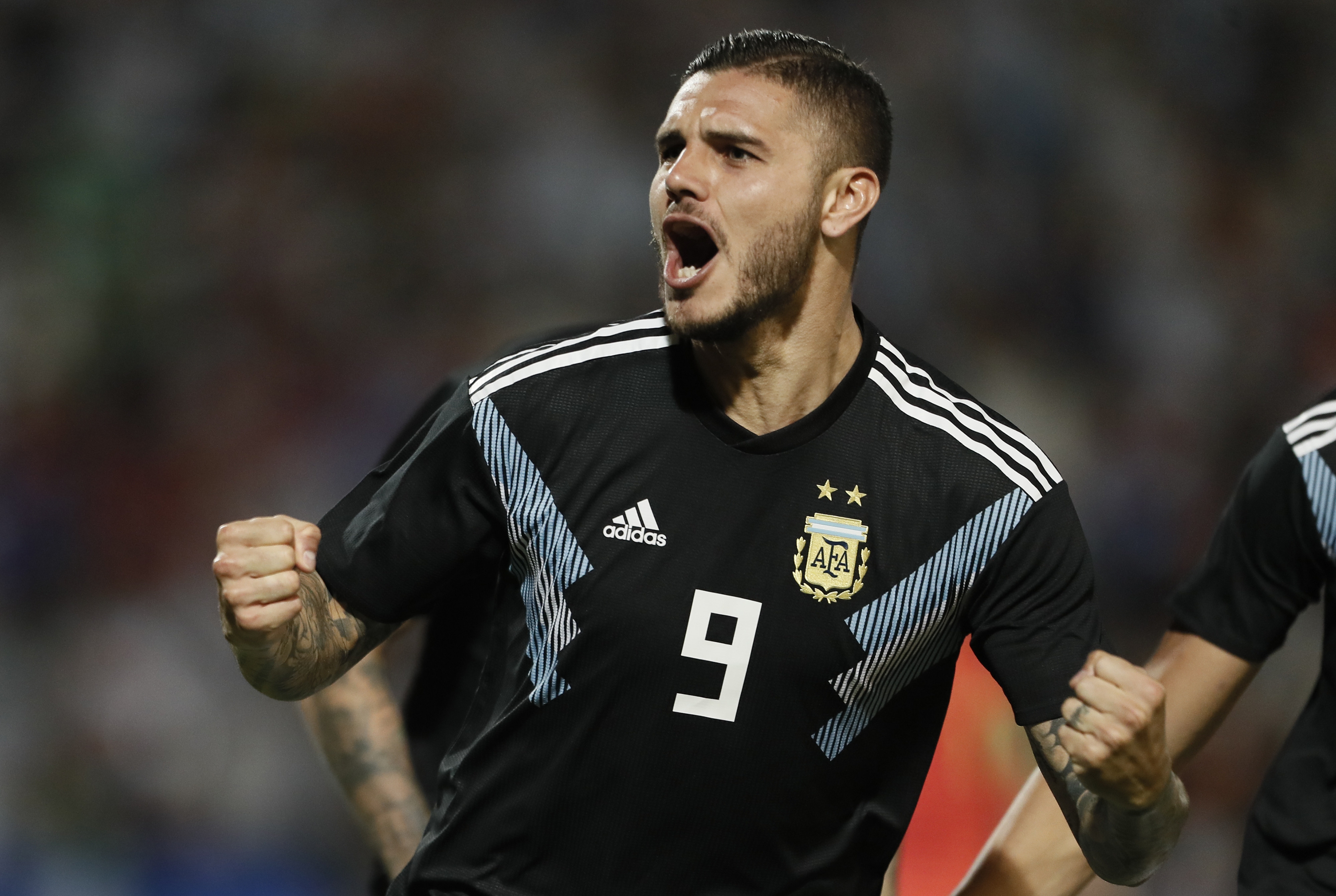 Download mobile wallpaper Sports, Soccer, Argentinian, Mauro Icardi for free.