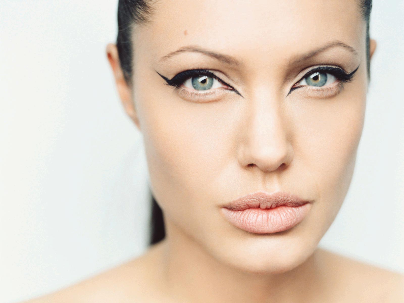 Free download wallpaper Angelina Jolie, Celebrity on your PC desktop