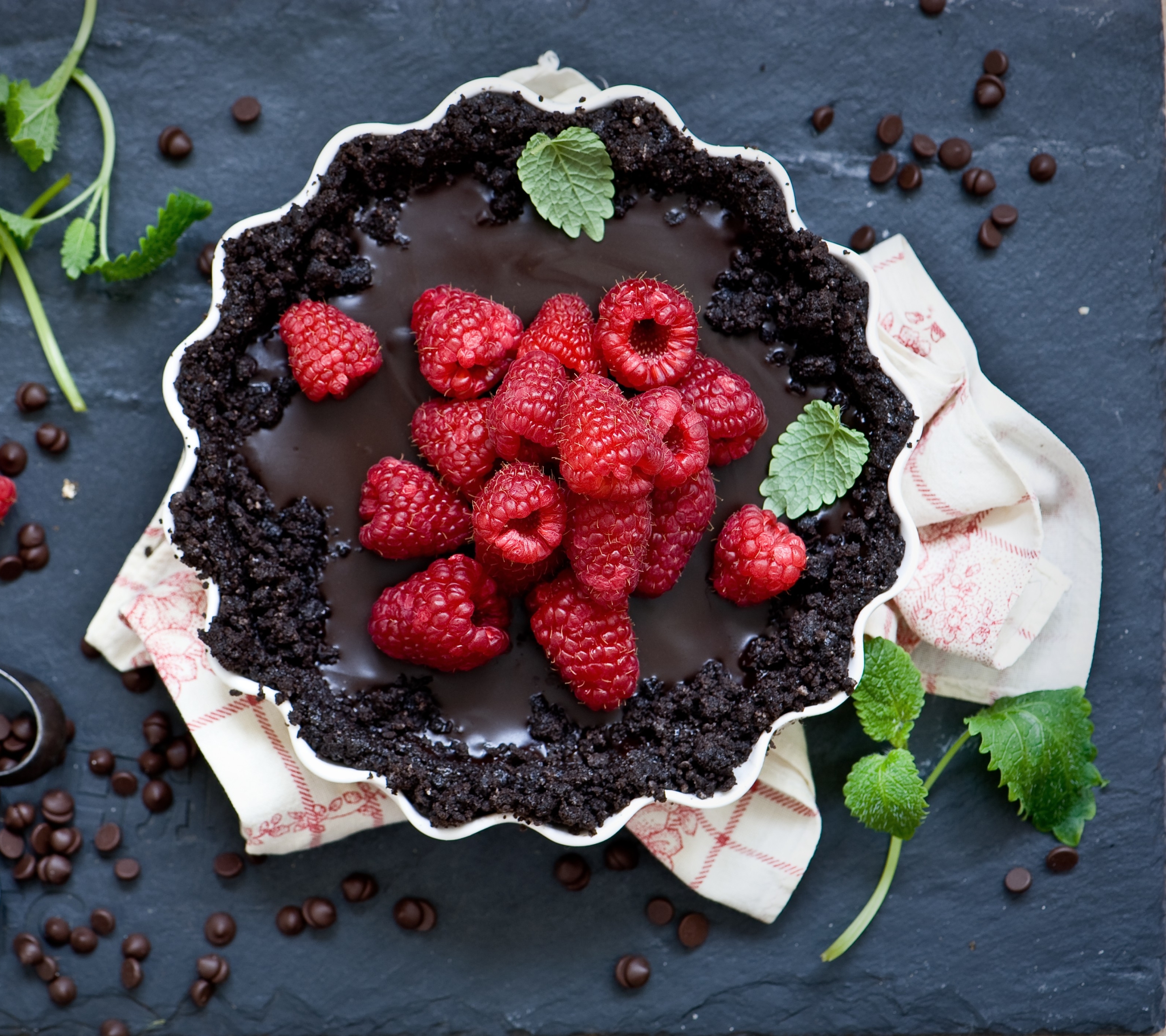 Free download wallpaper Food, Chocolate, Raspberry, Cake, Fruit, Pastry on your PC desktop
