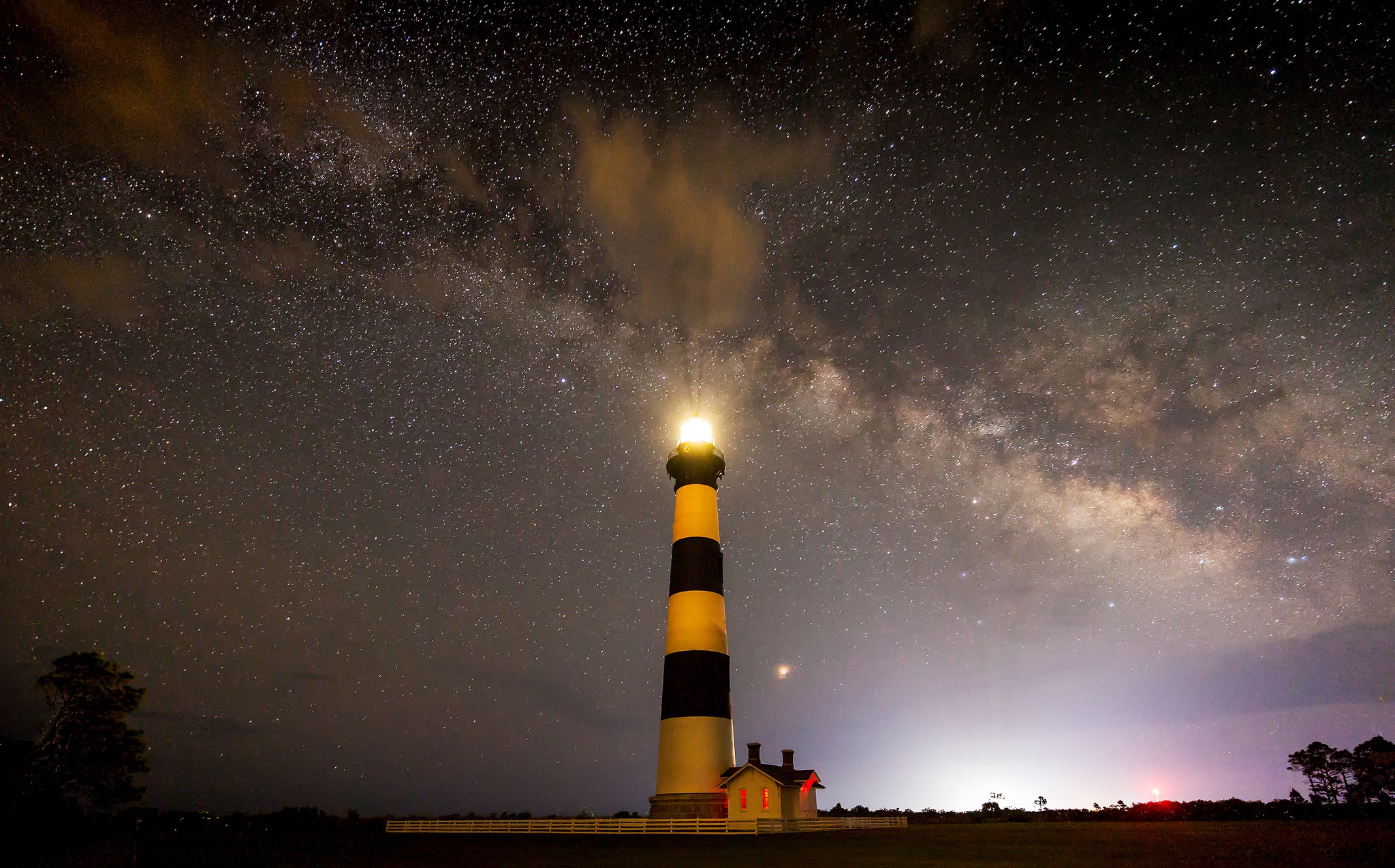 Free download wallpaper Sky, Stars, Night, Building, Starry Sky, Lighthouse, Man Made on your PC desktop