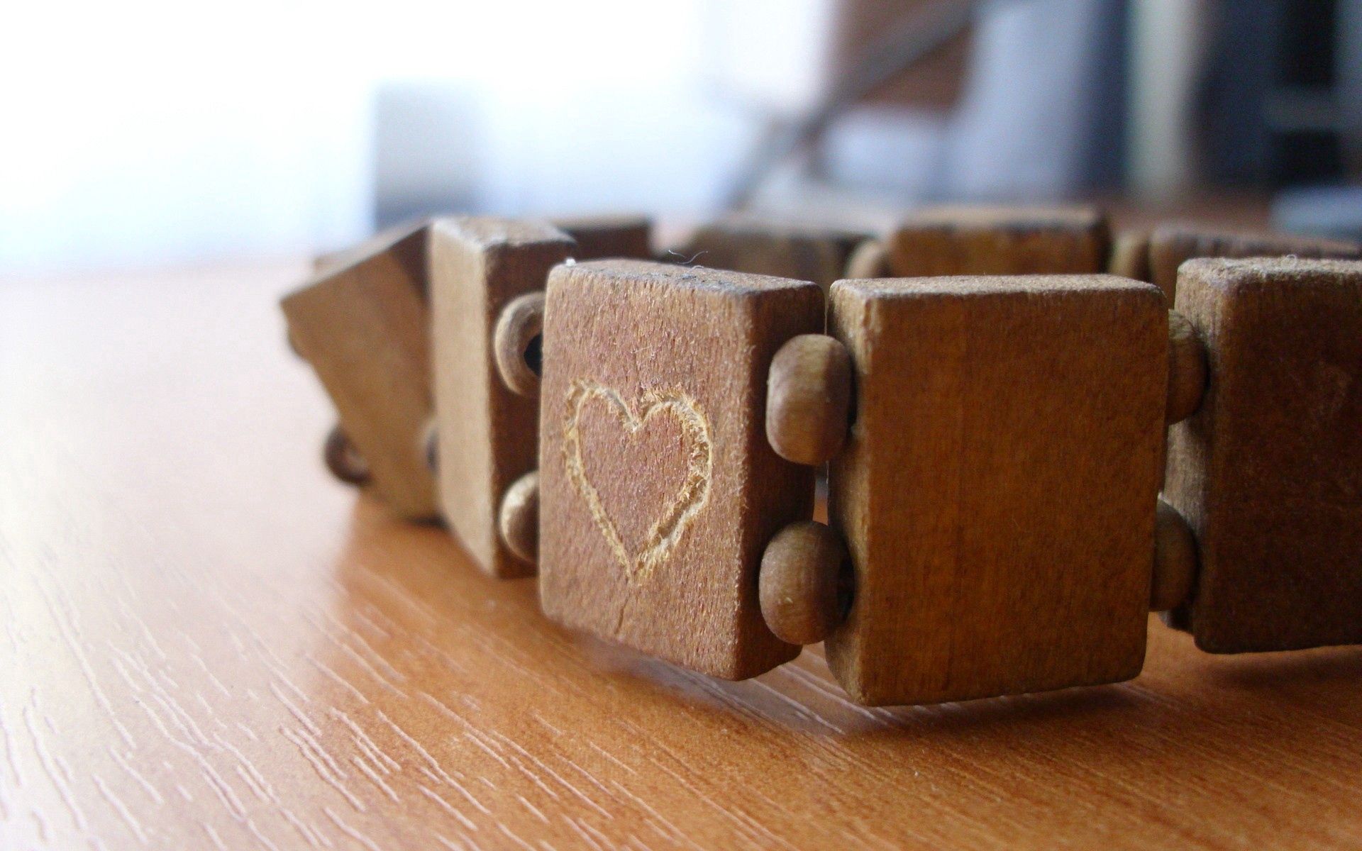 love, wood, wooden, figurines, figures, bracelet