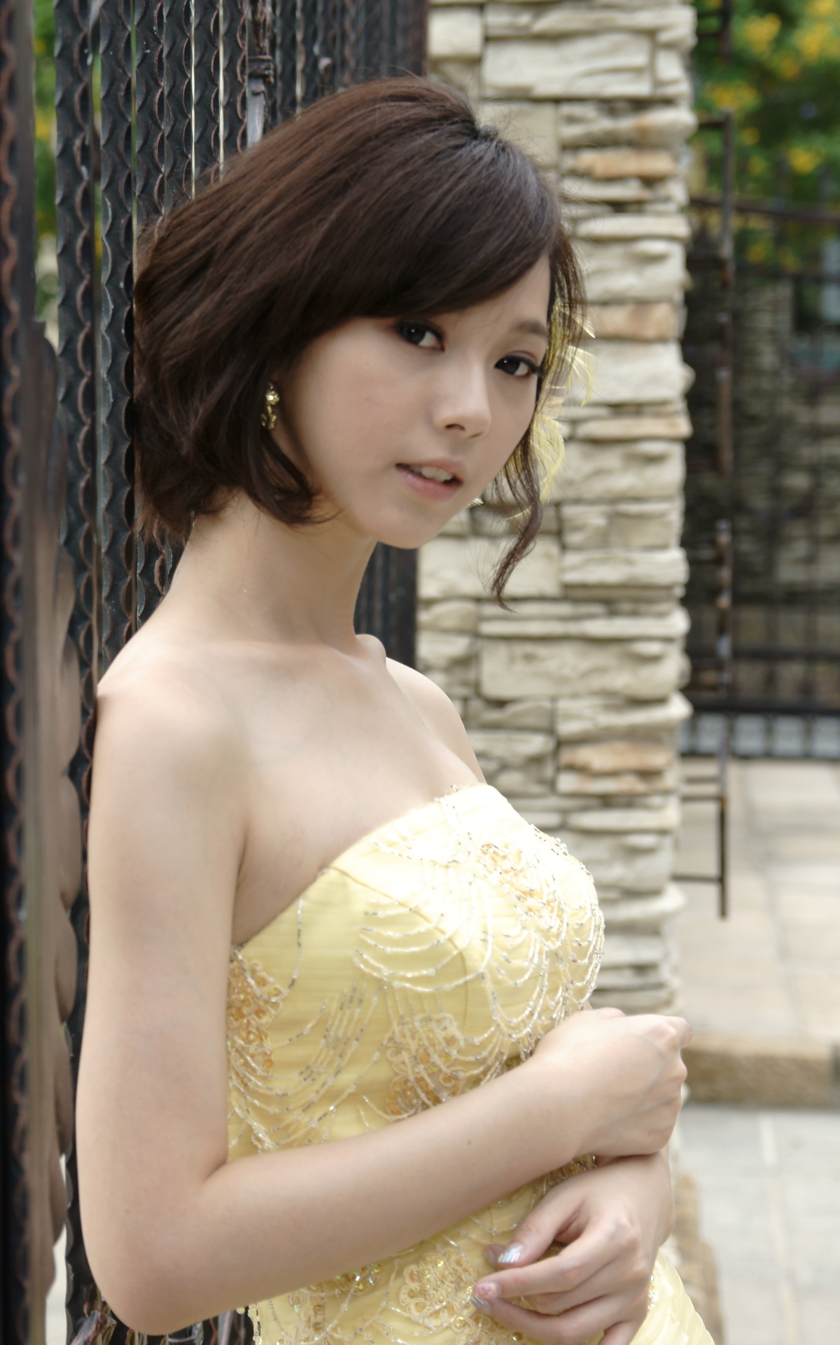 Download mobile wallpaper Dress, Bride, Women, Asian, Taiwanese, Lín Yǔ for free.