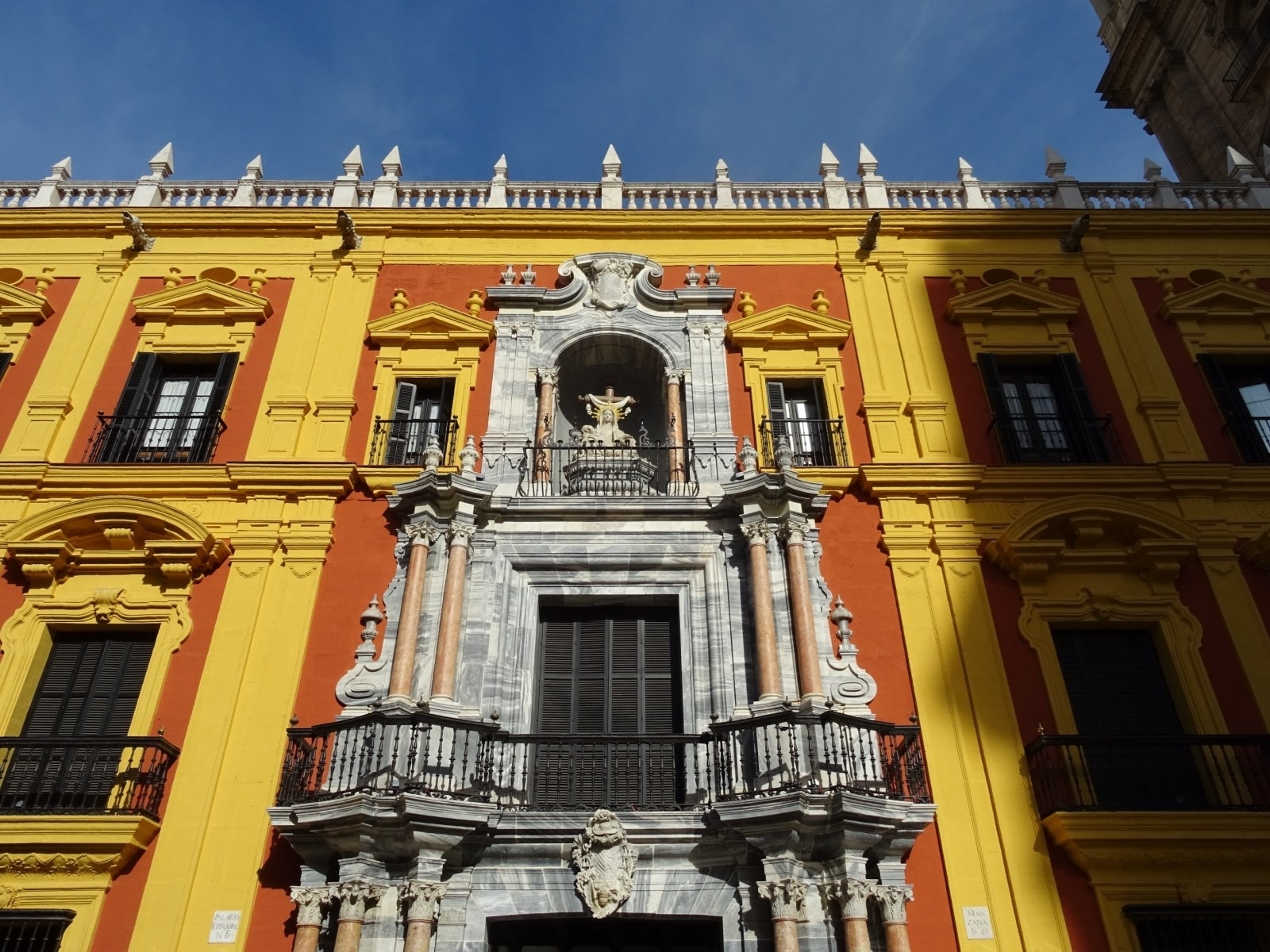 Скачать картинку Здание, Испания, Дворец, Сделано Человеком, Малага, Дворцы в телефон бесплатно.
